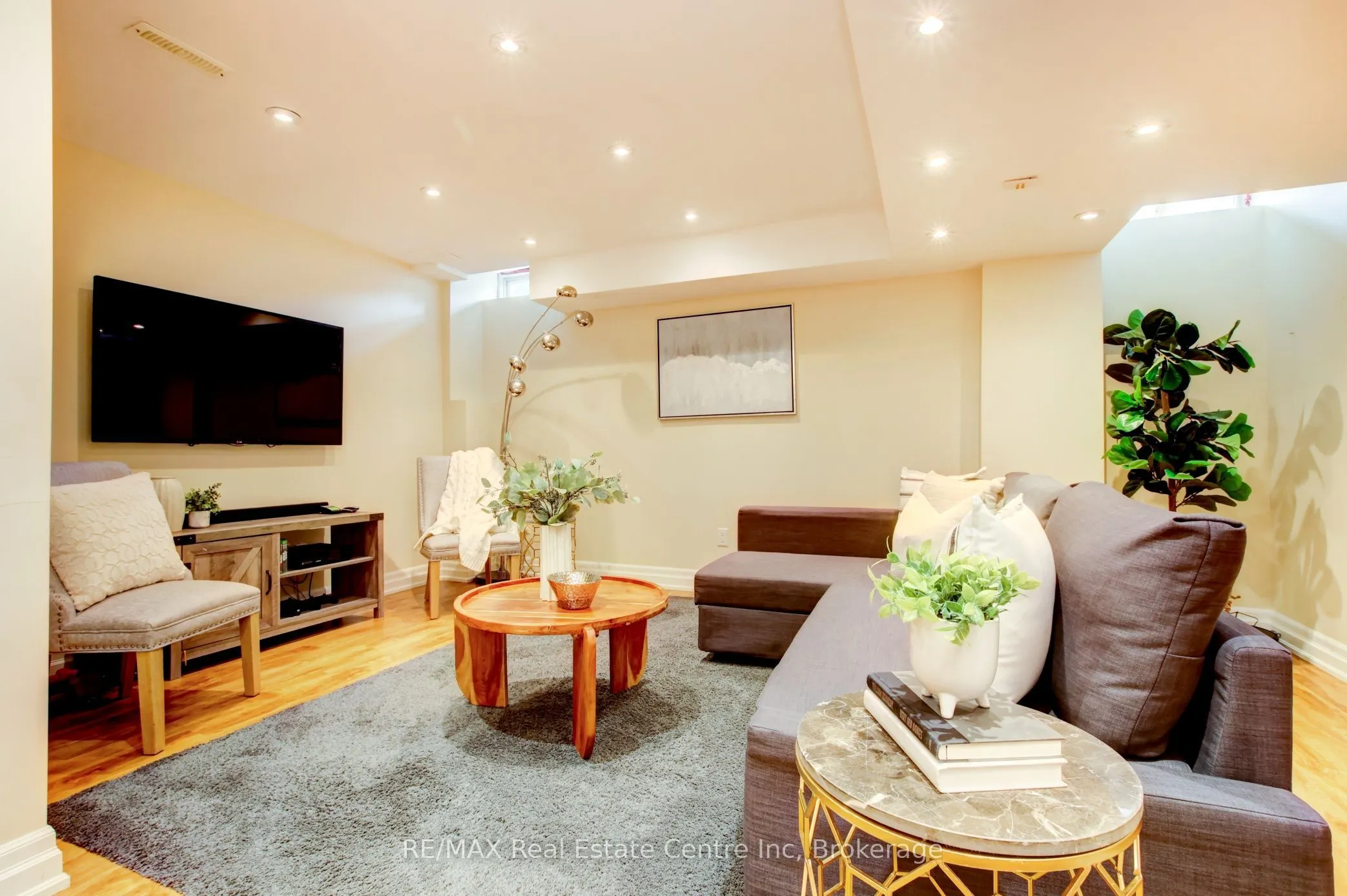52 Bardoe Crescent