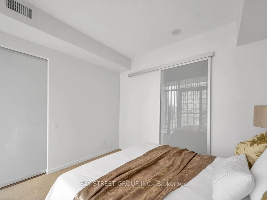 105 The Queensway Avenue #1501
