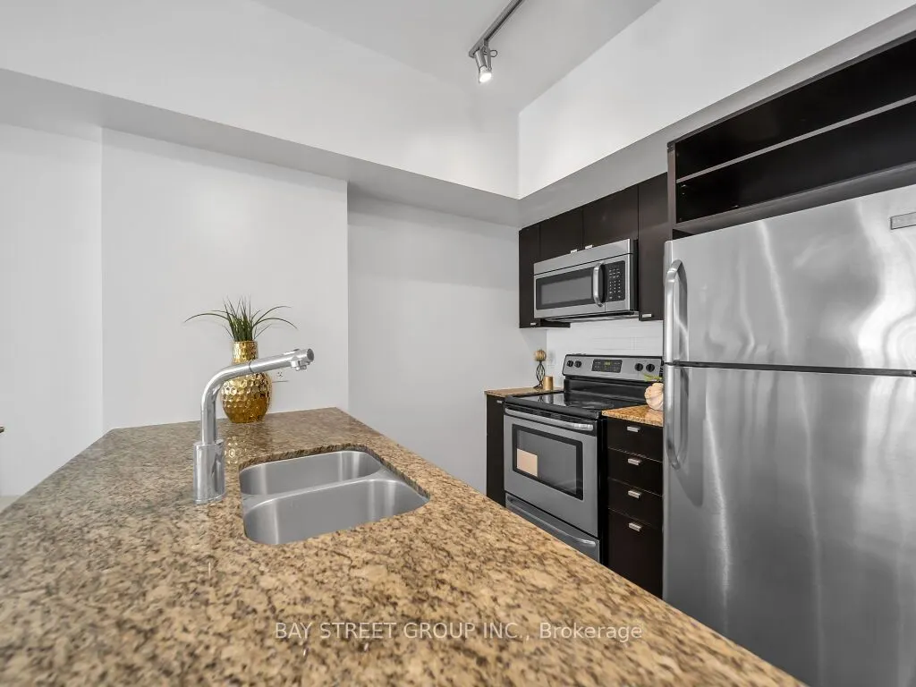 105 The Queensway Avenue #1501