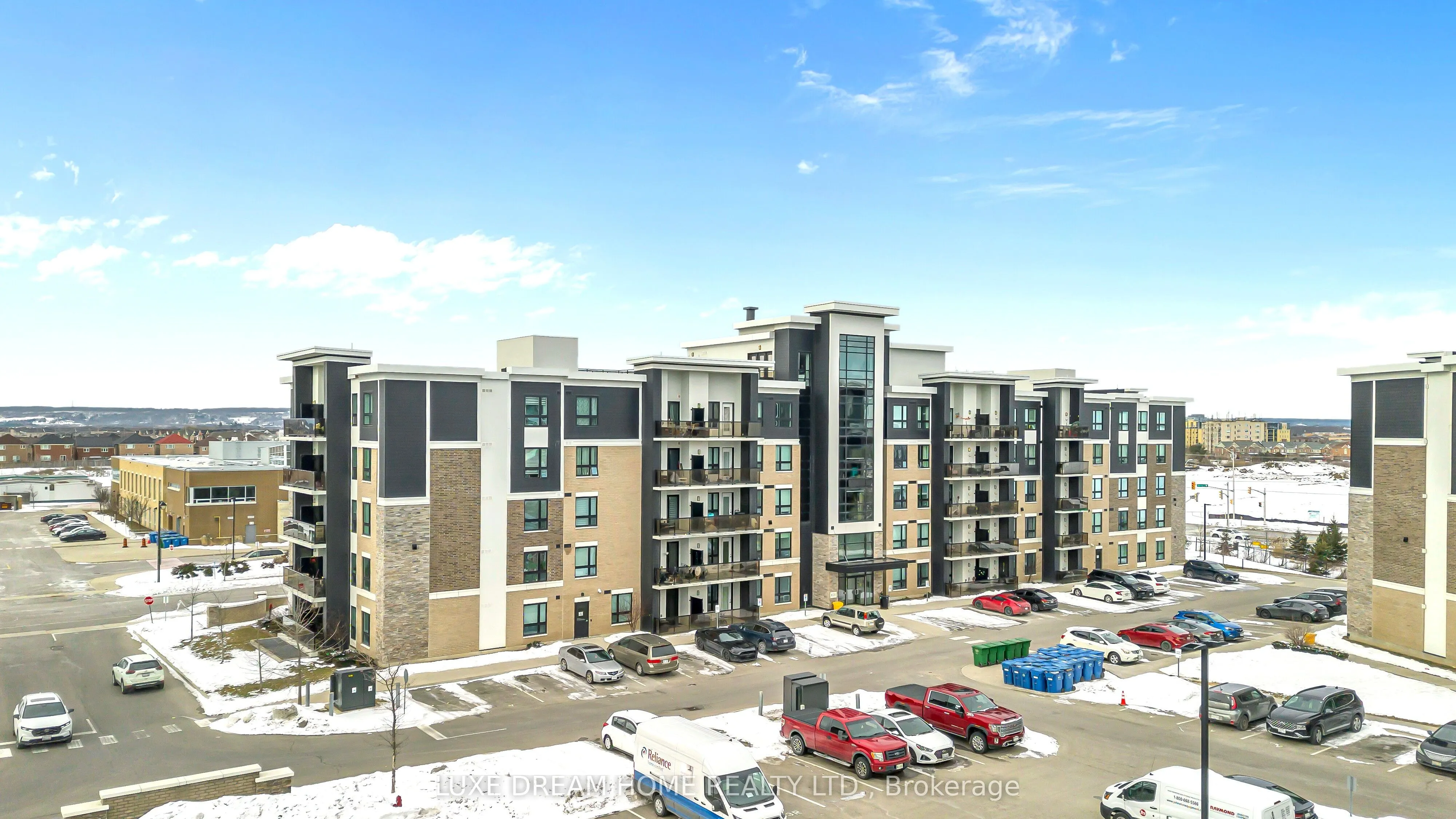 620 Sauve Street E #206