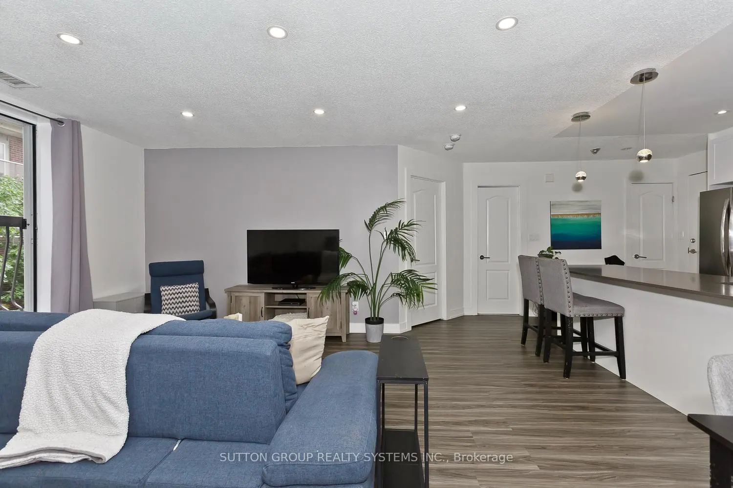 4198 Dundas Street W #311