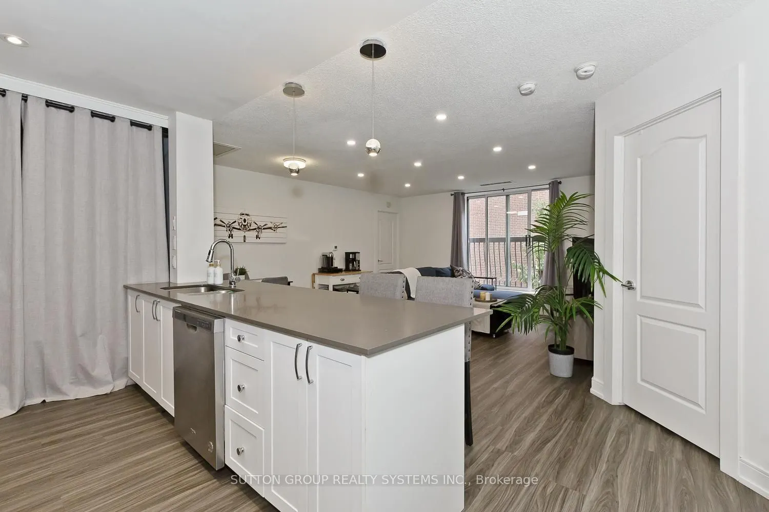 4198 Dundas Street W #311