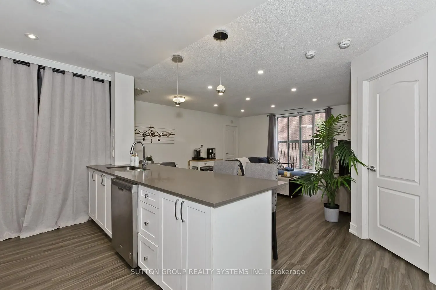 4198 Dundas Street W #311