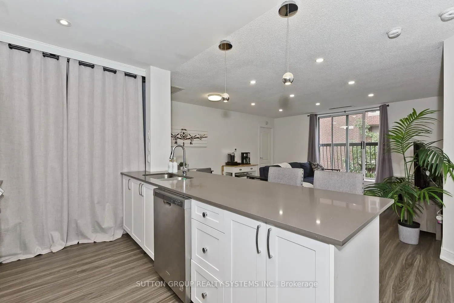 4198 Dundas Street W #311