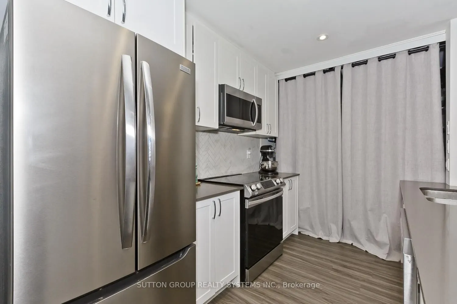 4198 Dundas Street W #311