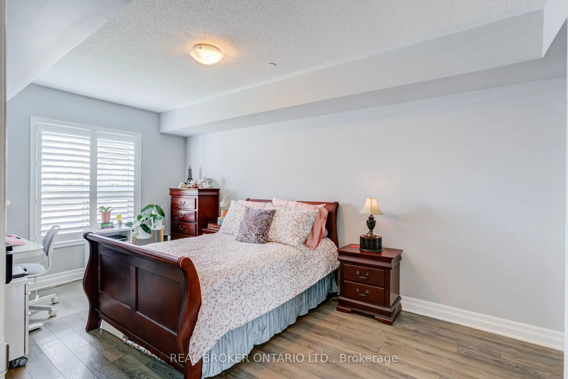 1045 Nadalin Heights #105