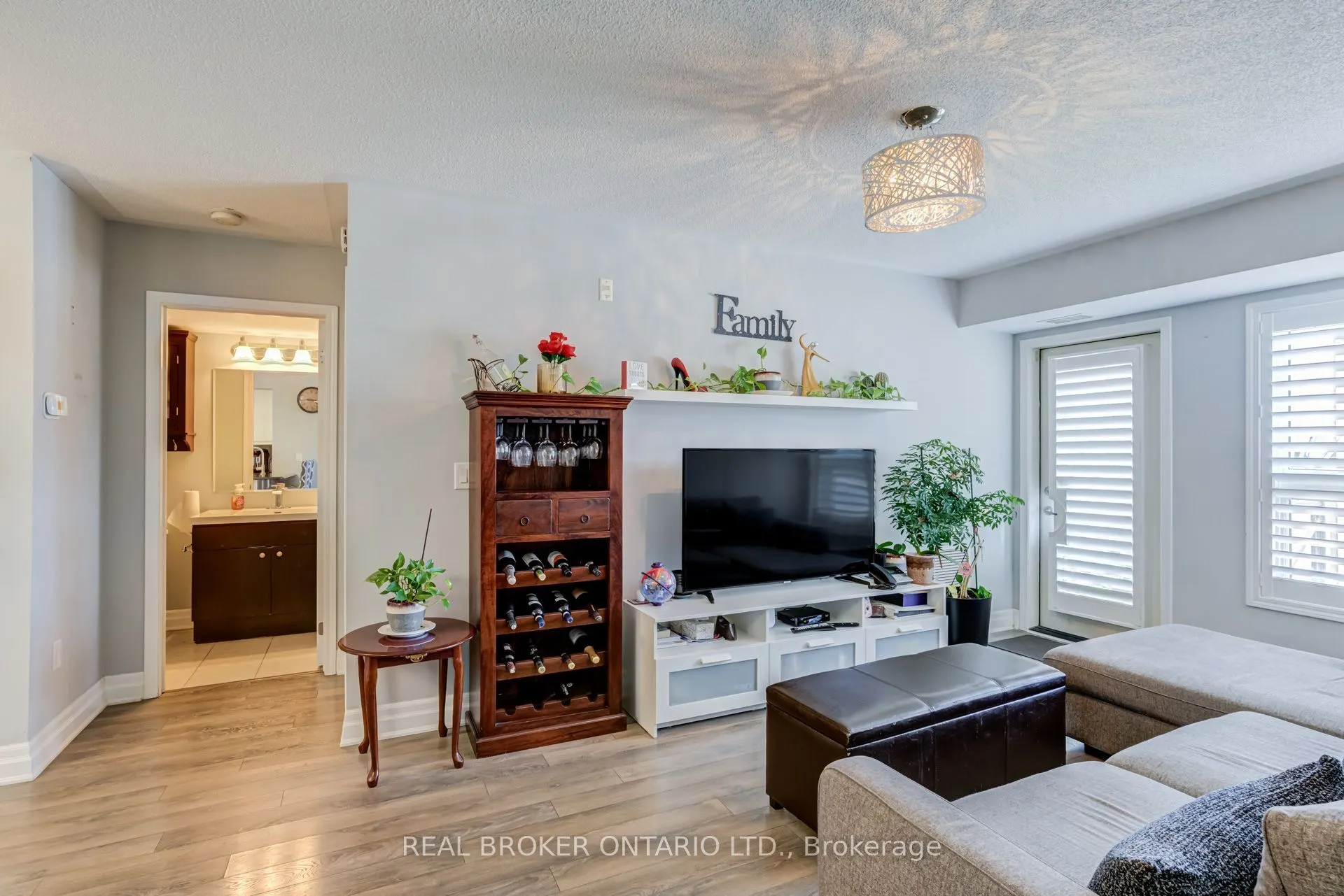 1045 Nadalin Heights #105