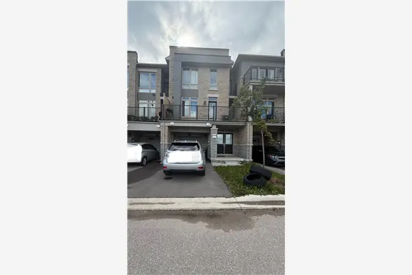 80 Donald Ficht Crescent