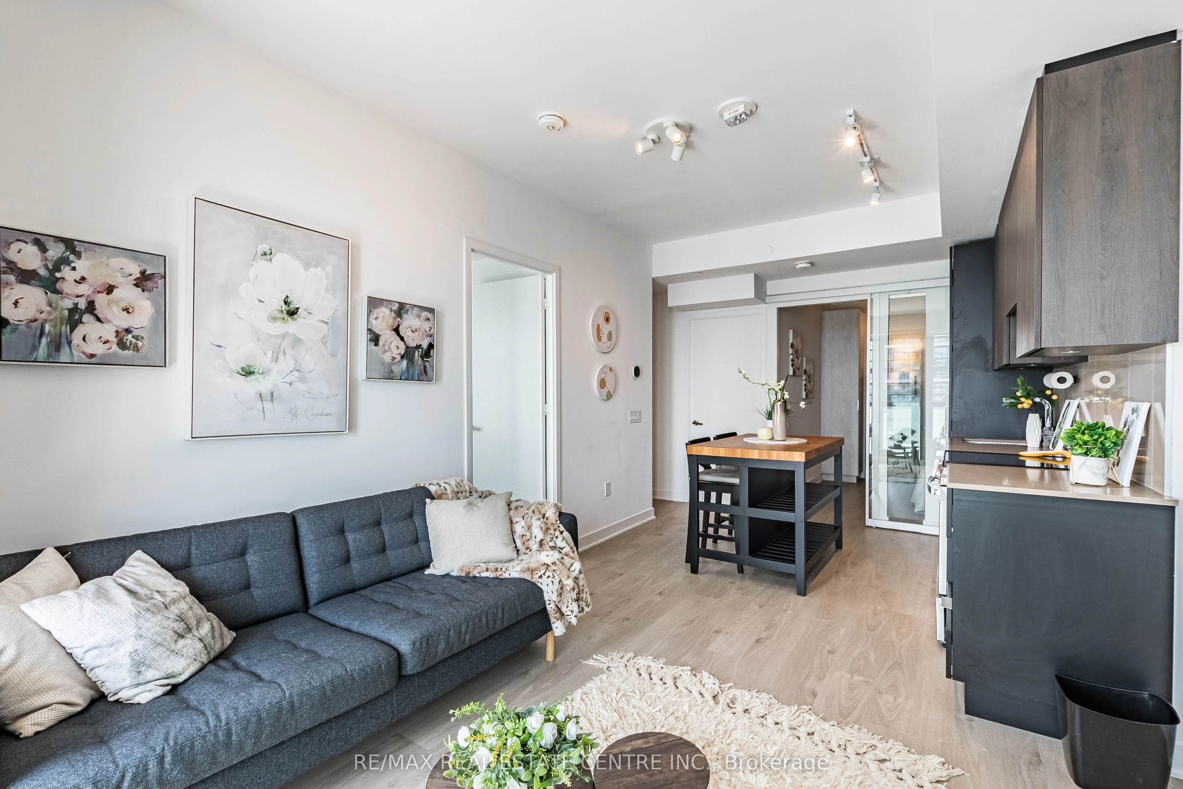 3900 Confederation Parkway #5707