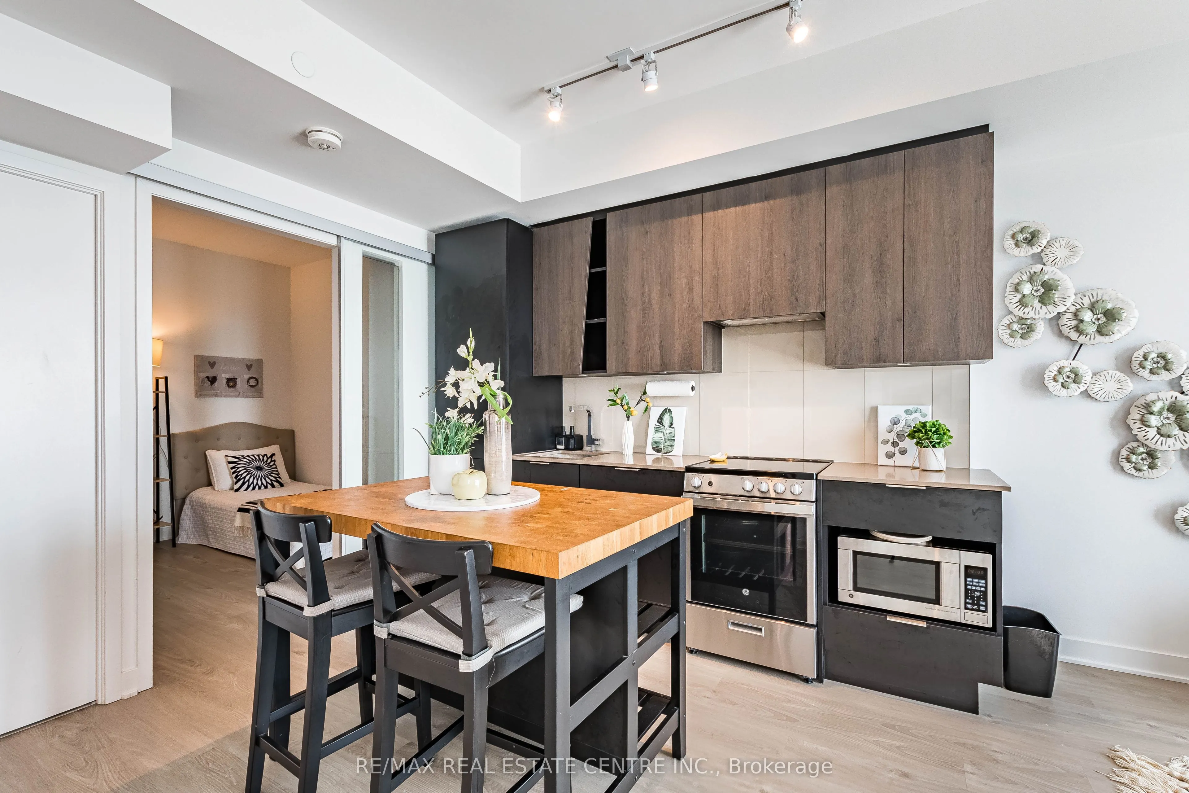 3900 Confederation Parkway #5707