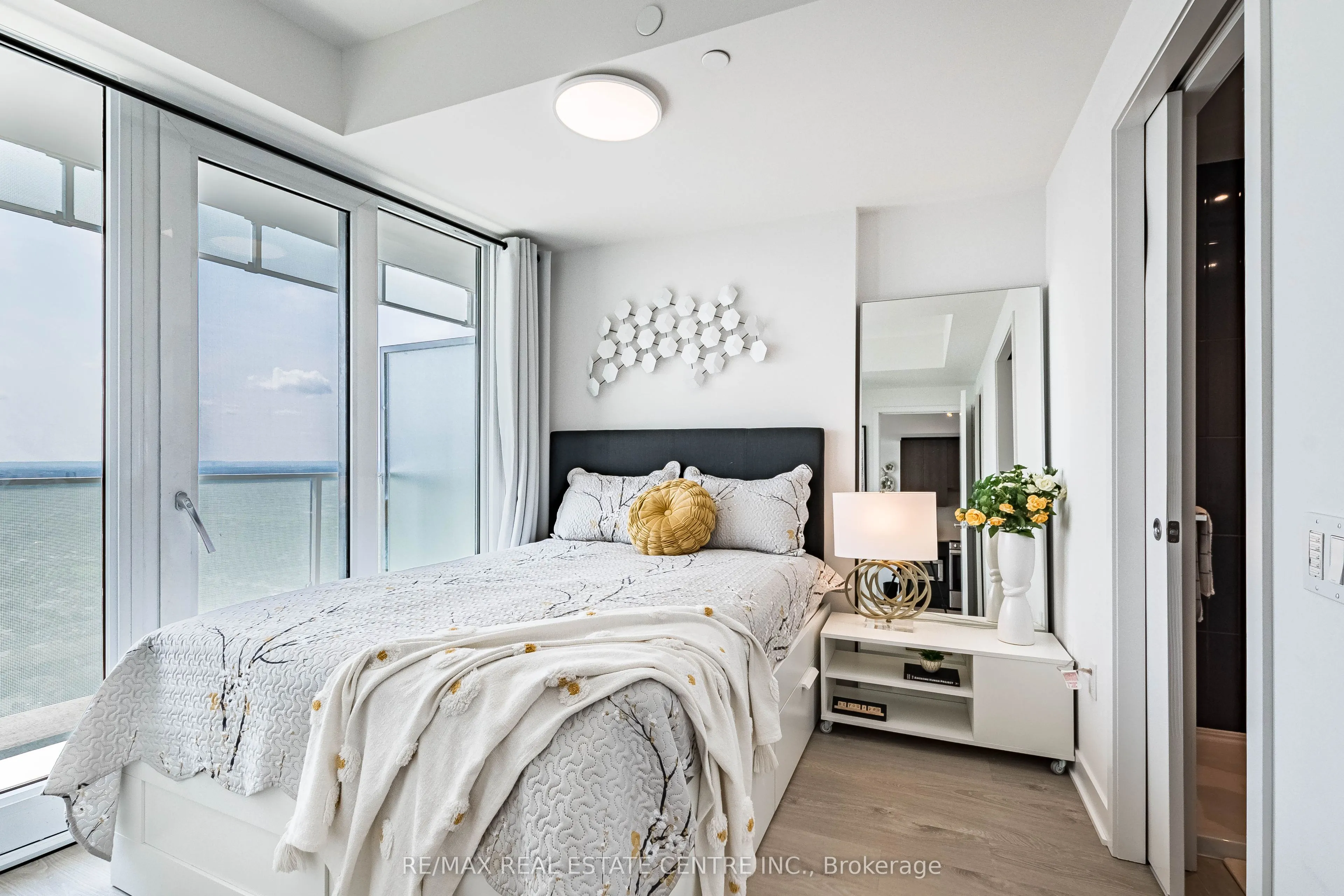 3900 Confederation Parkway #5707