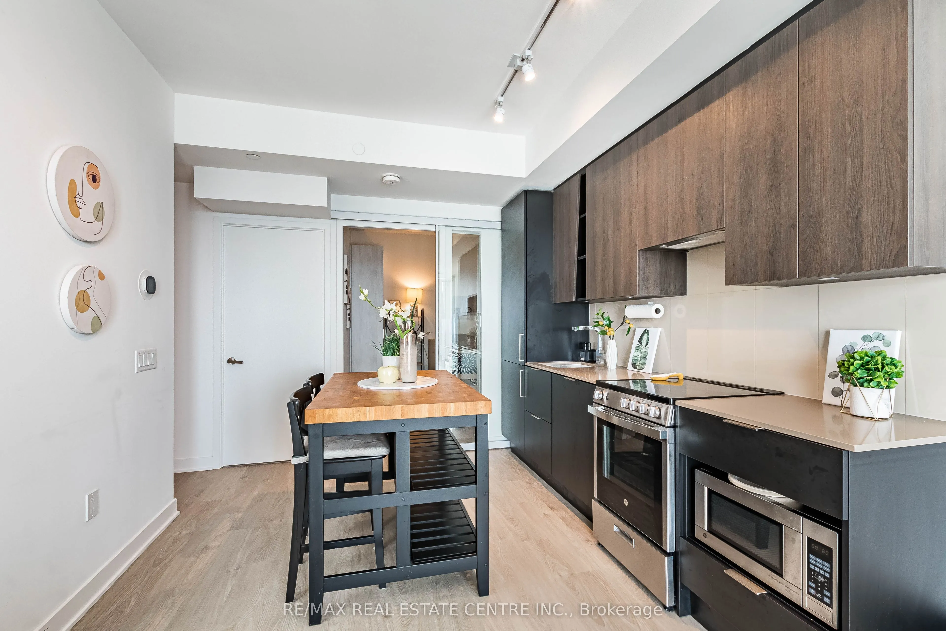 3900 Confederation Parkway #5707