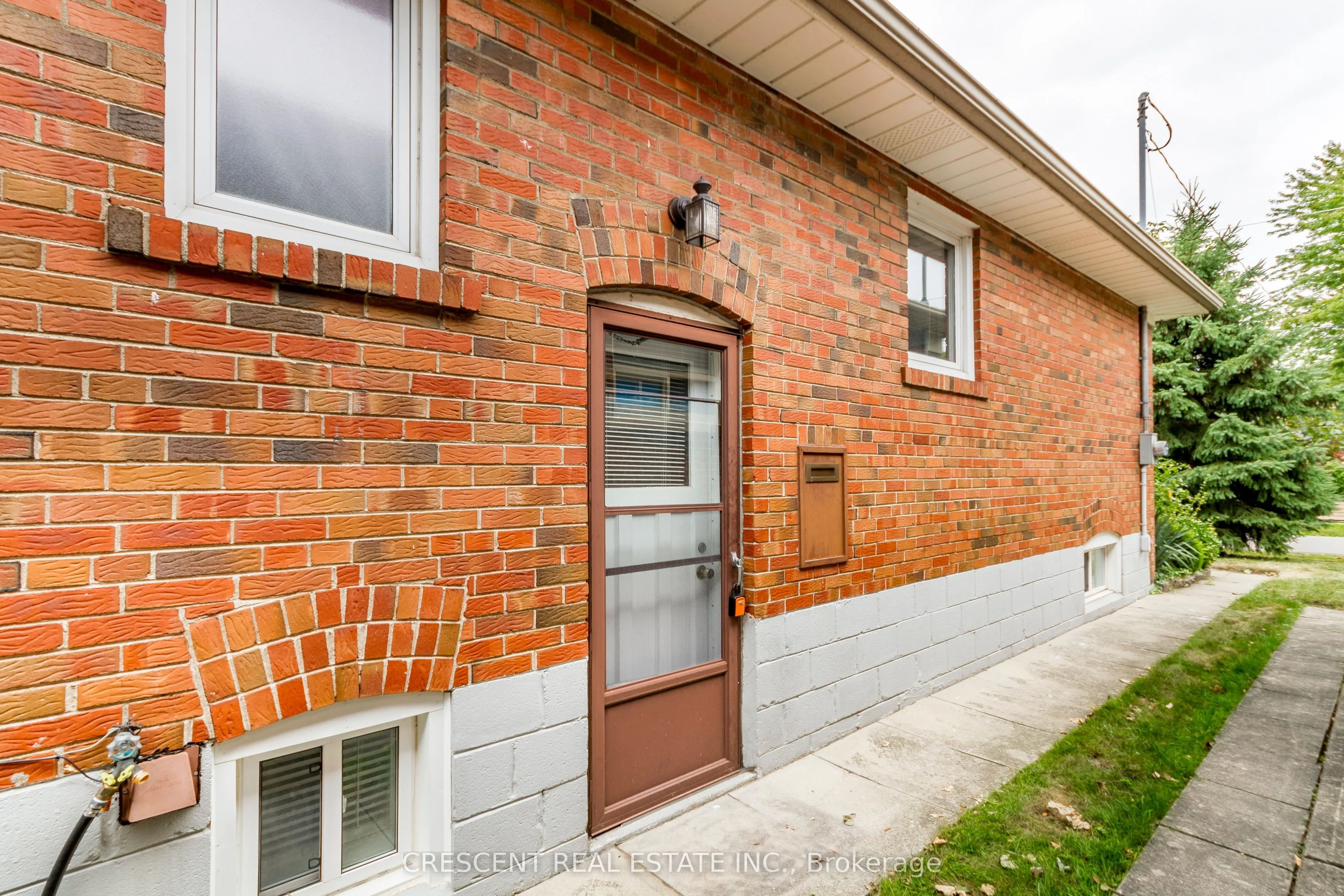 14 Claymore Drive #LOWER