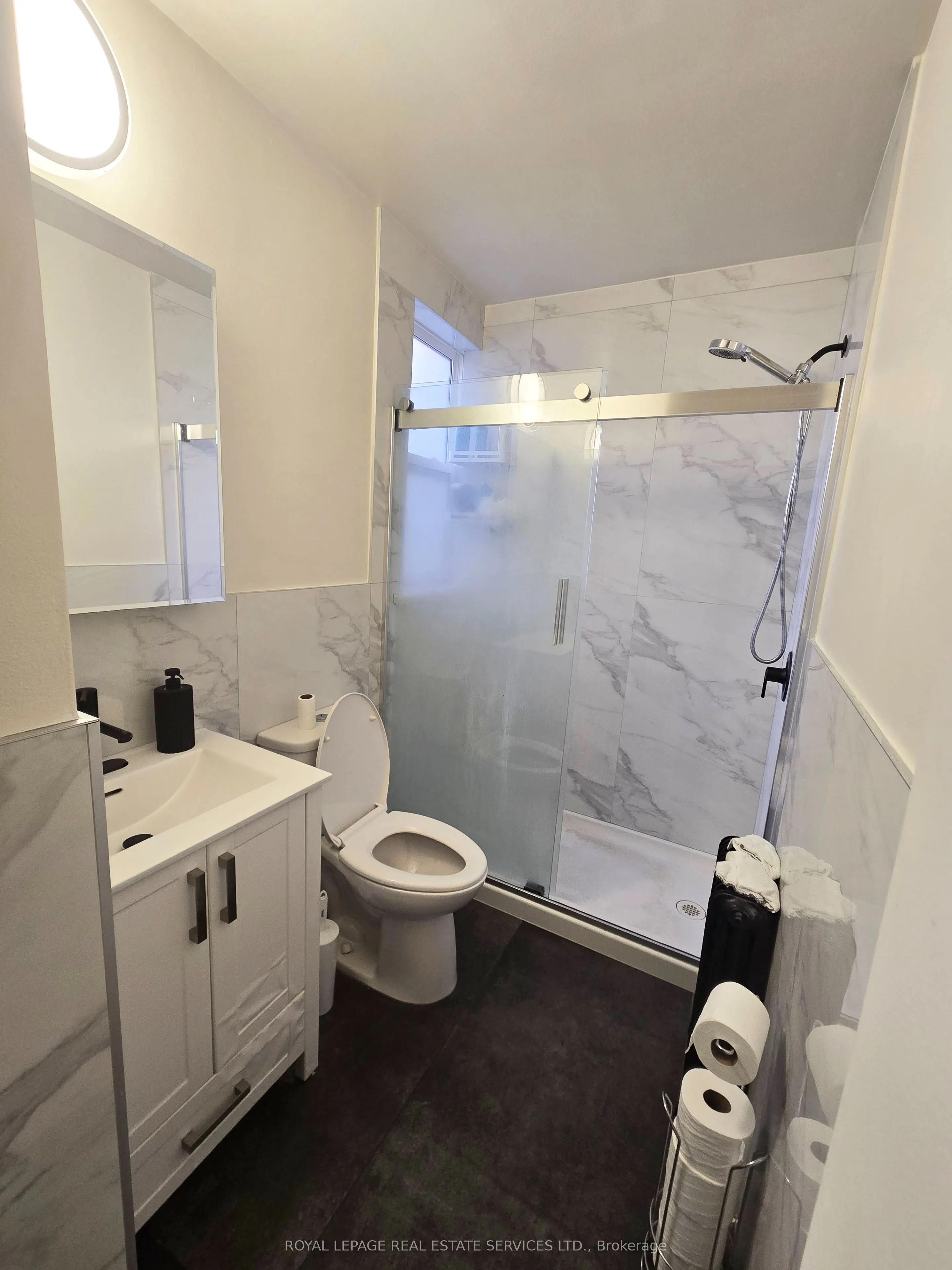 3292 Lake Shore Boulevard W