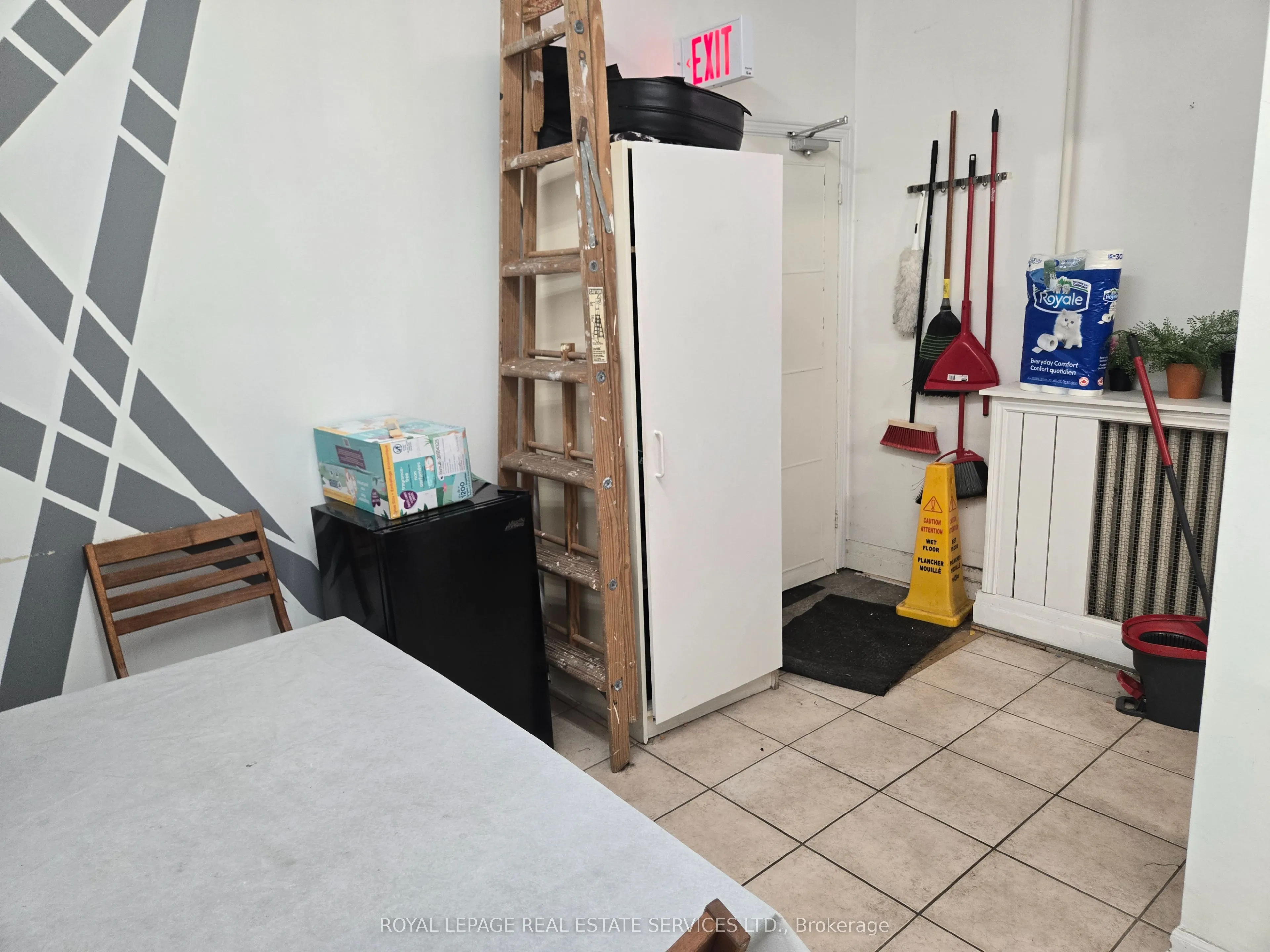 3292 Lake Shore Boulevard W