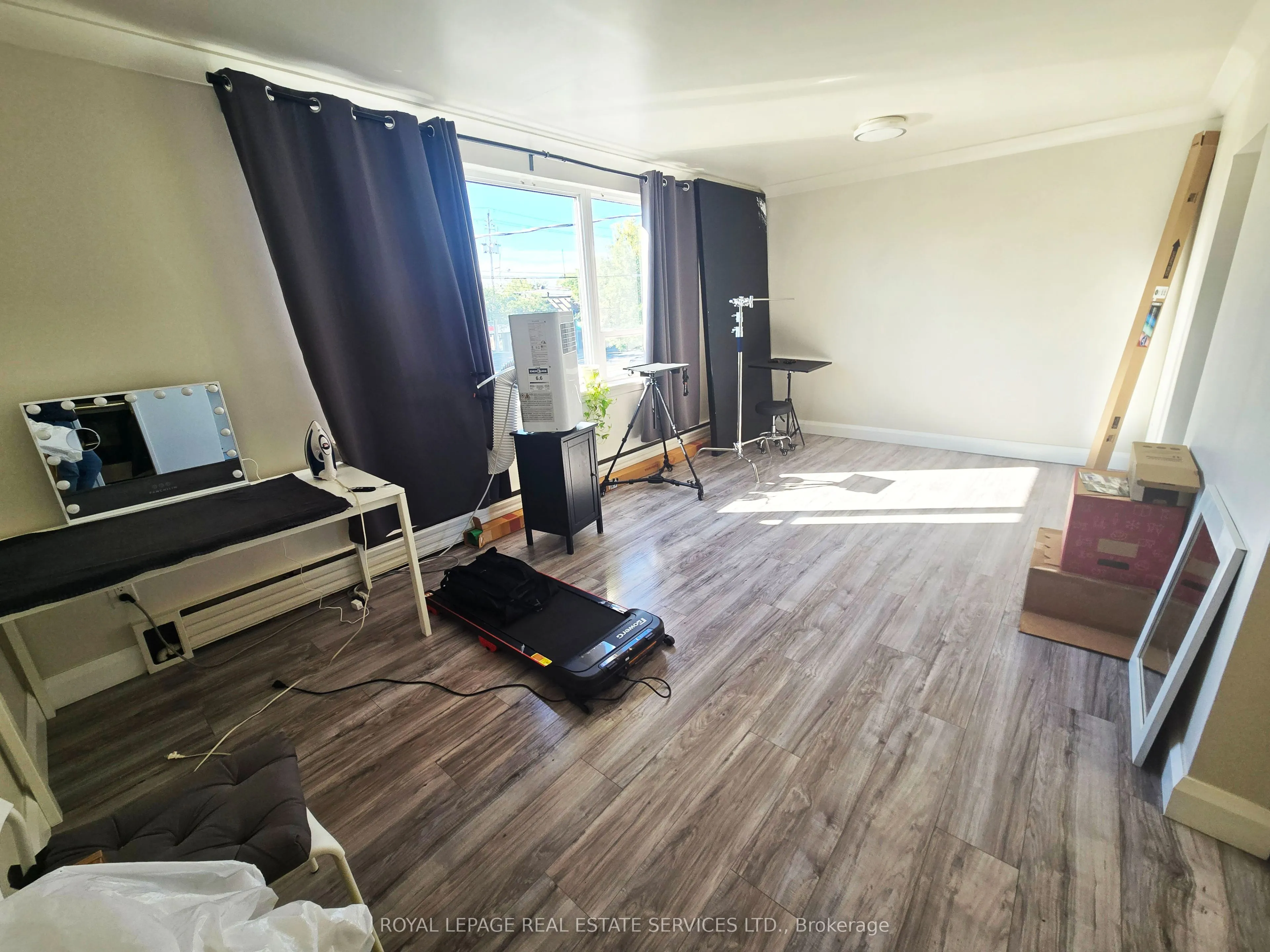 3292 Lake Shore Boulevard W