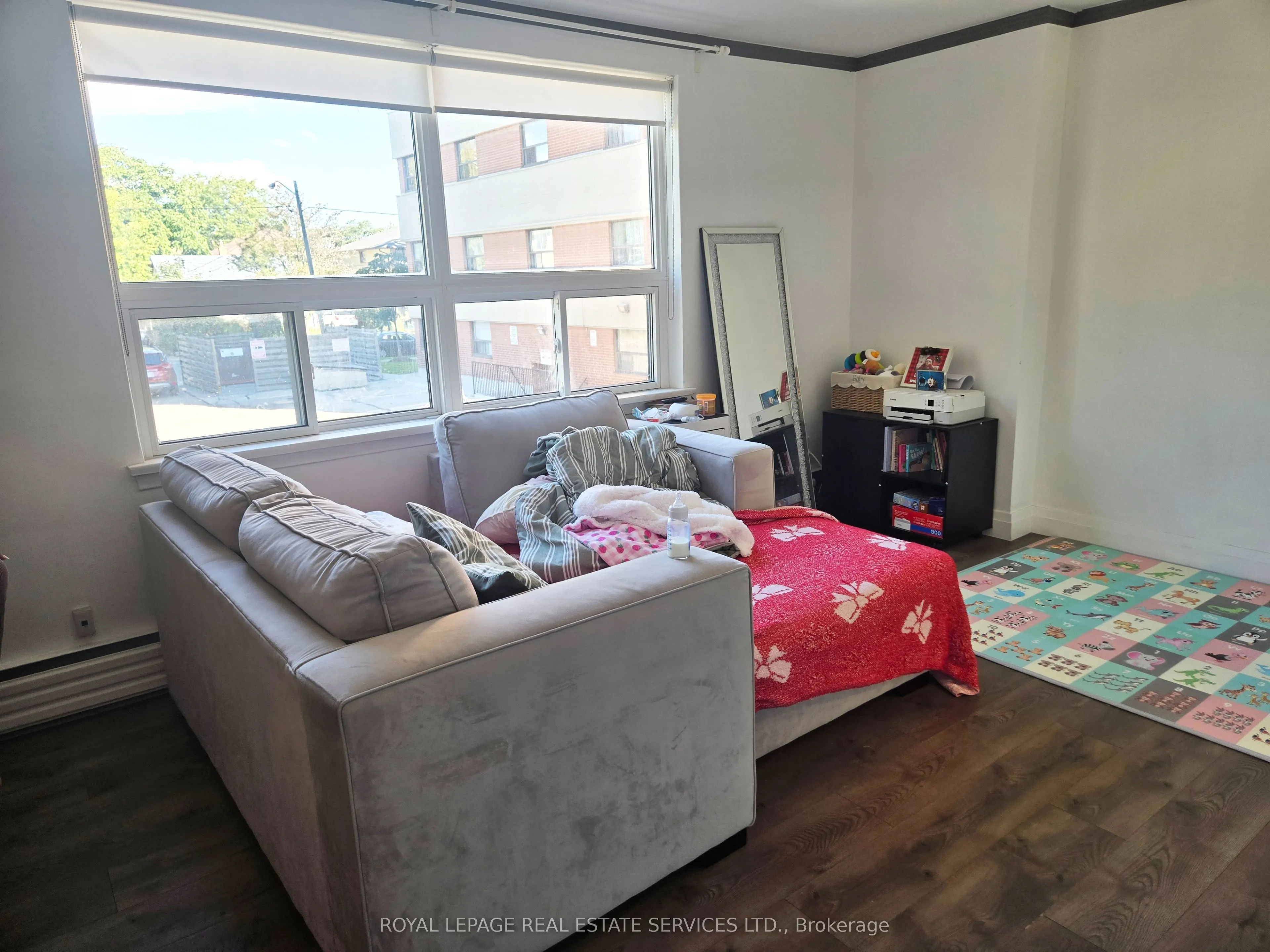 3292 Lake Shore Boulevard W