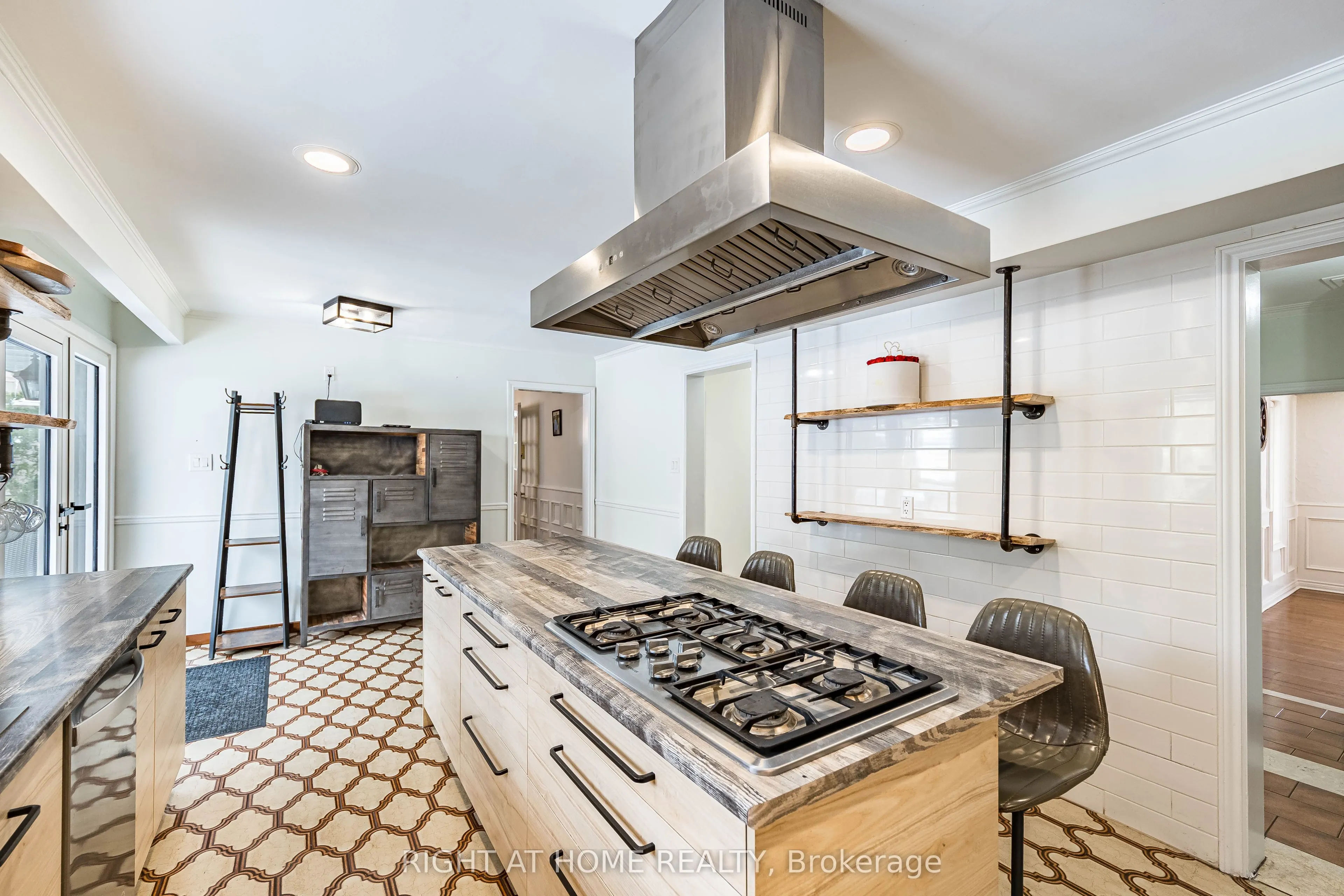 2123 Gordon Drive