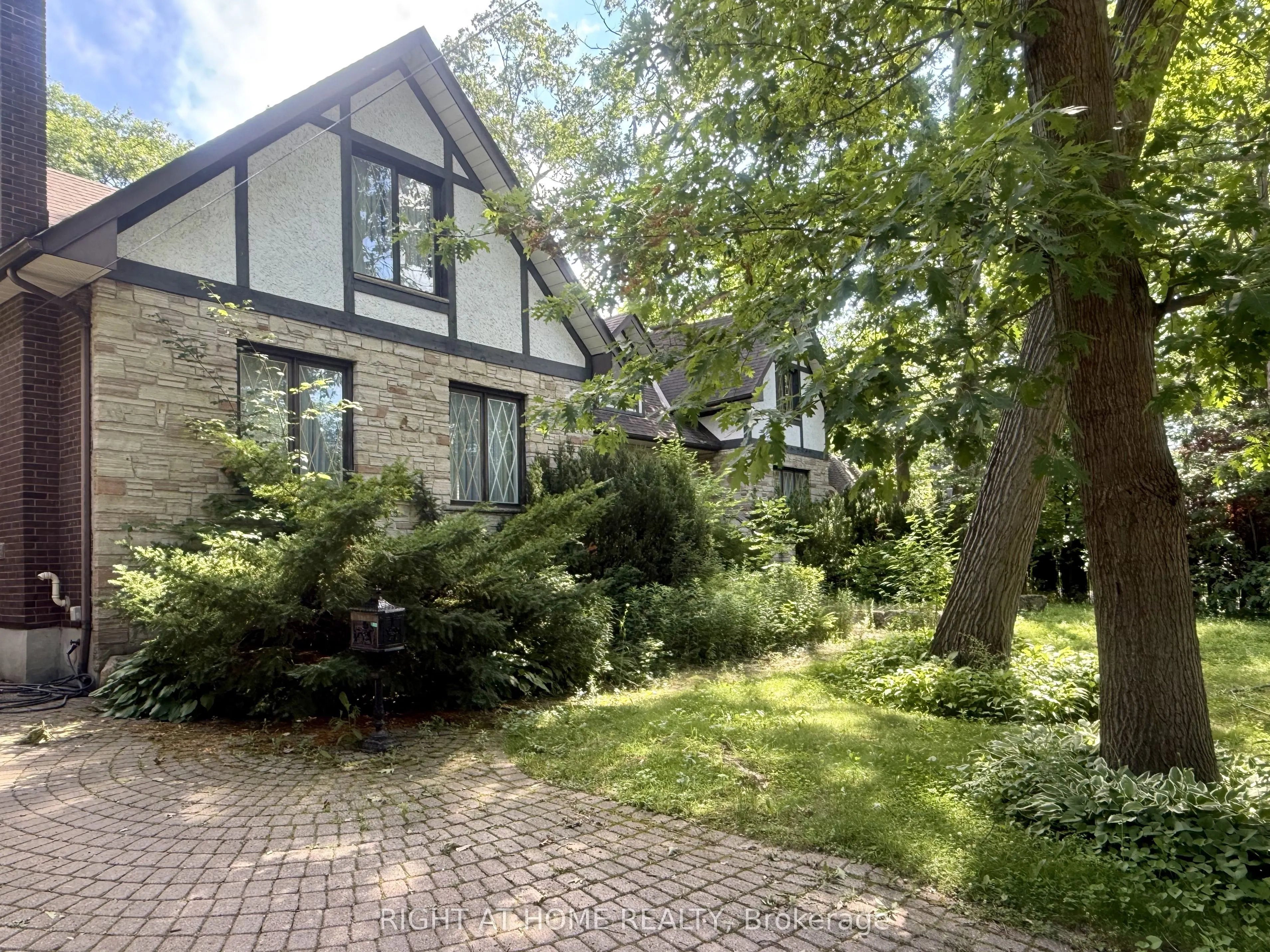 2123 Gordon Drive