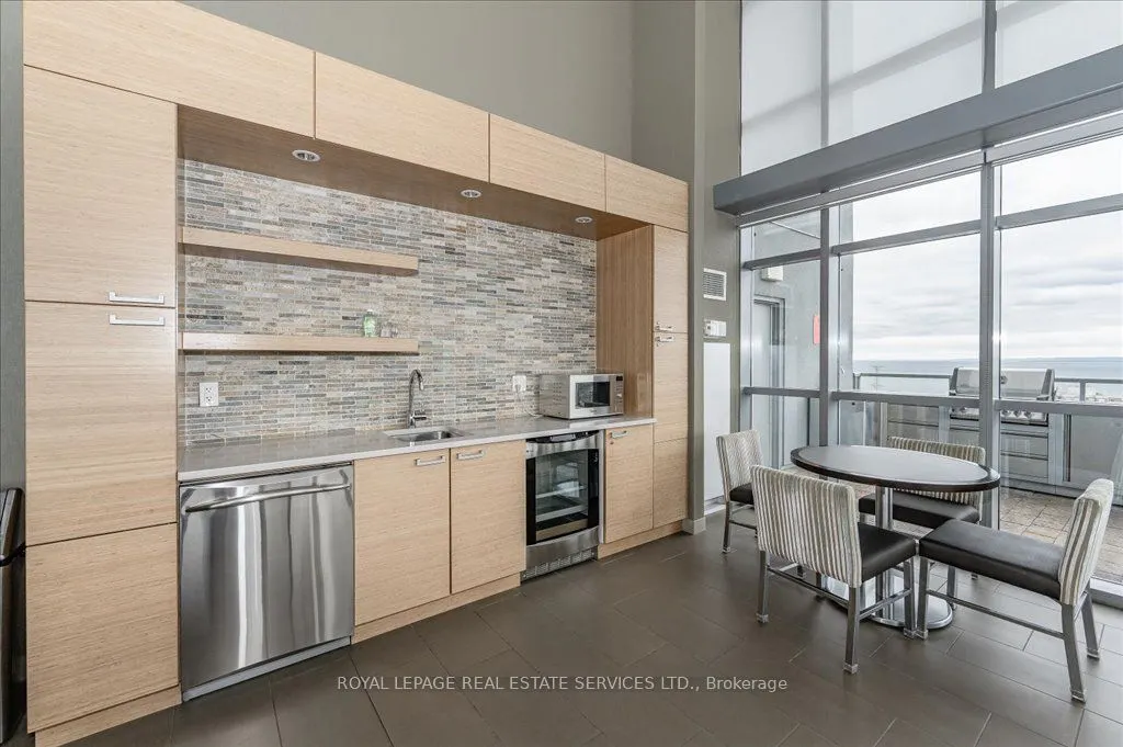 551 Maple Avenue #615