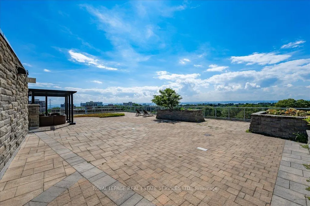 551 Maple Avenue #615