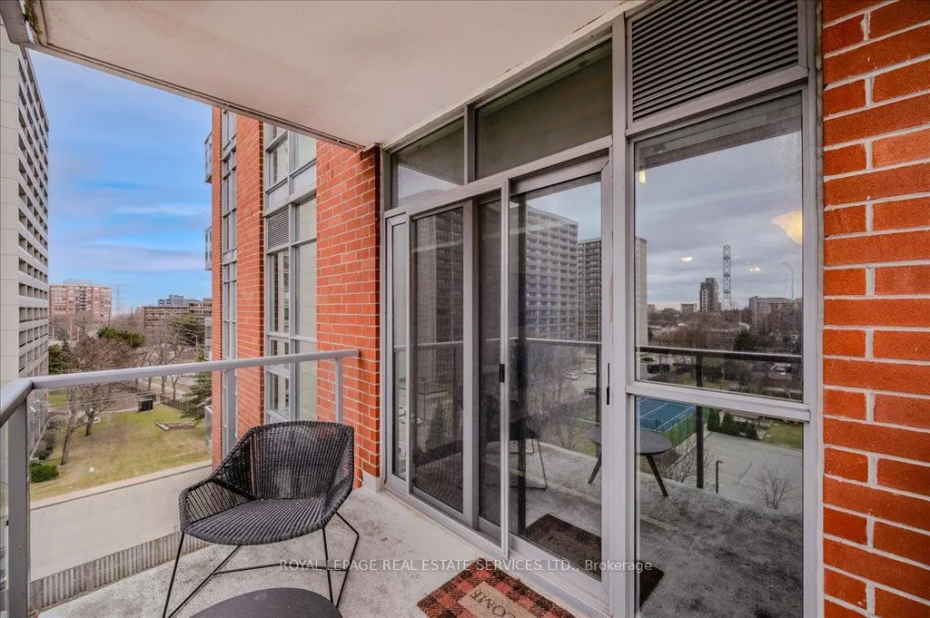 551 Maple Avenue #615