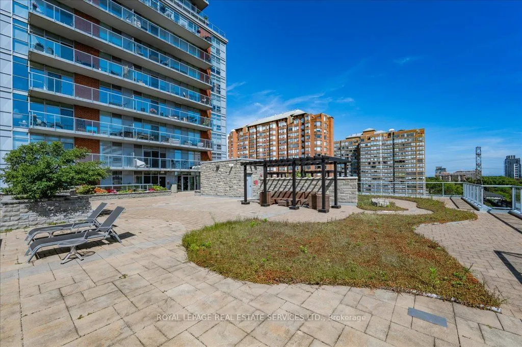 551 Maple Avenue #615
