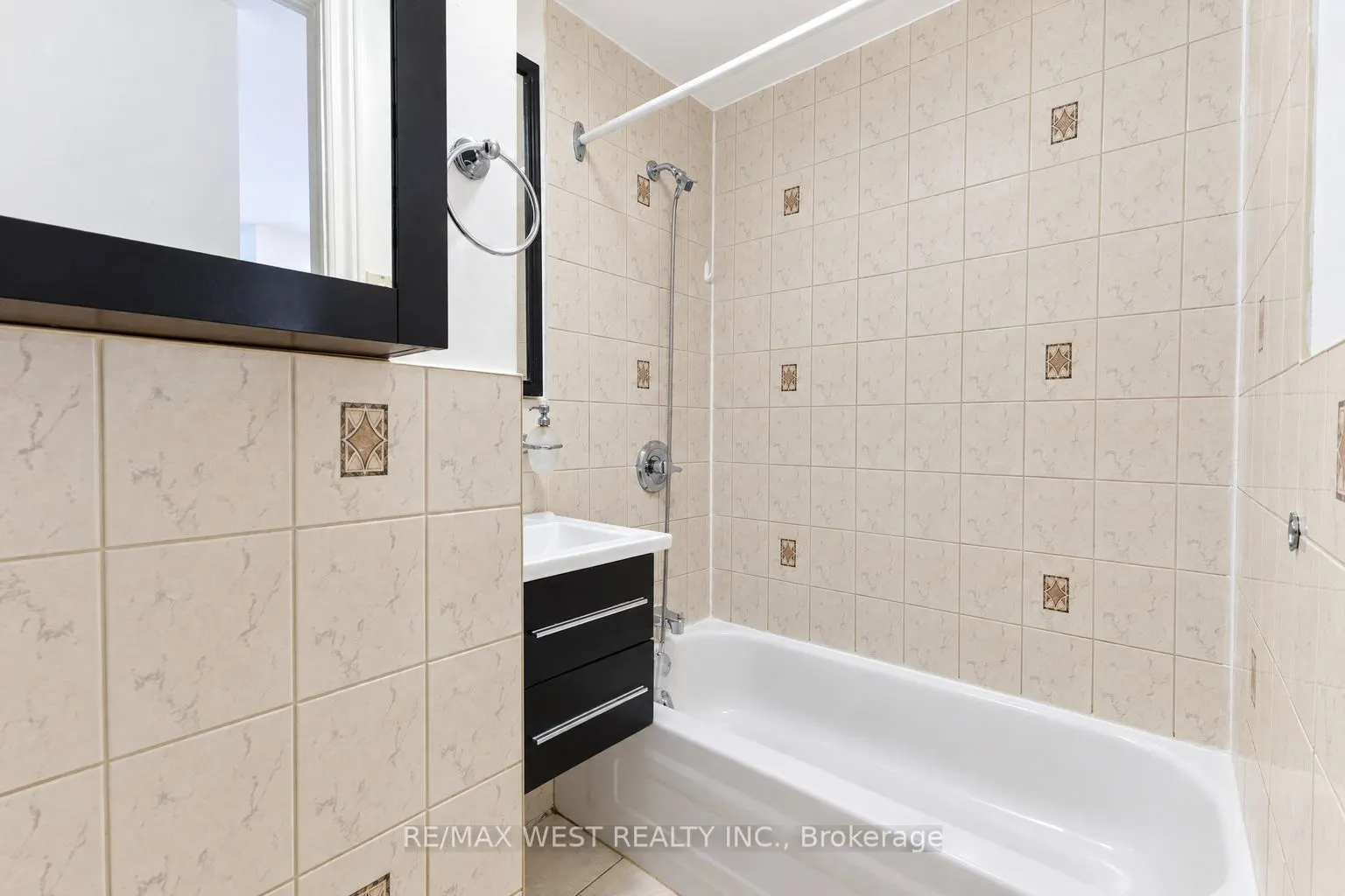203 Islington Avenue #Main