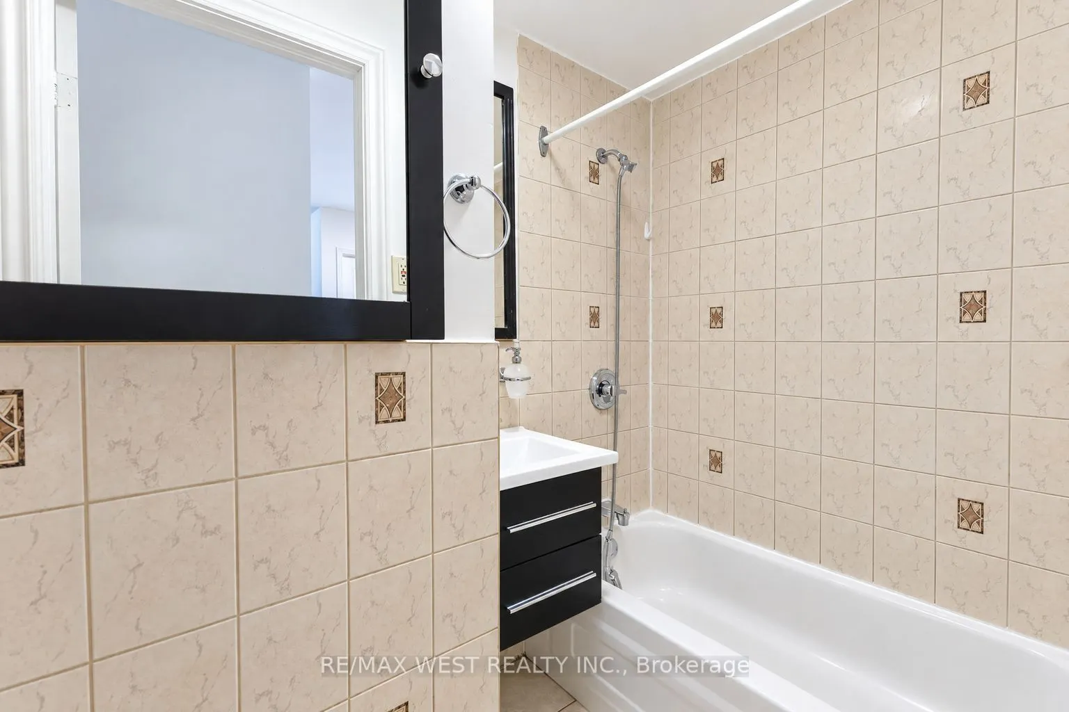 203 Islington Avenue #Main