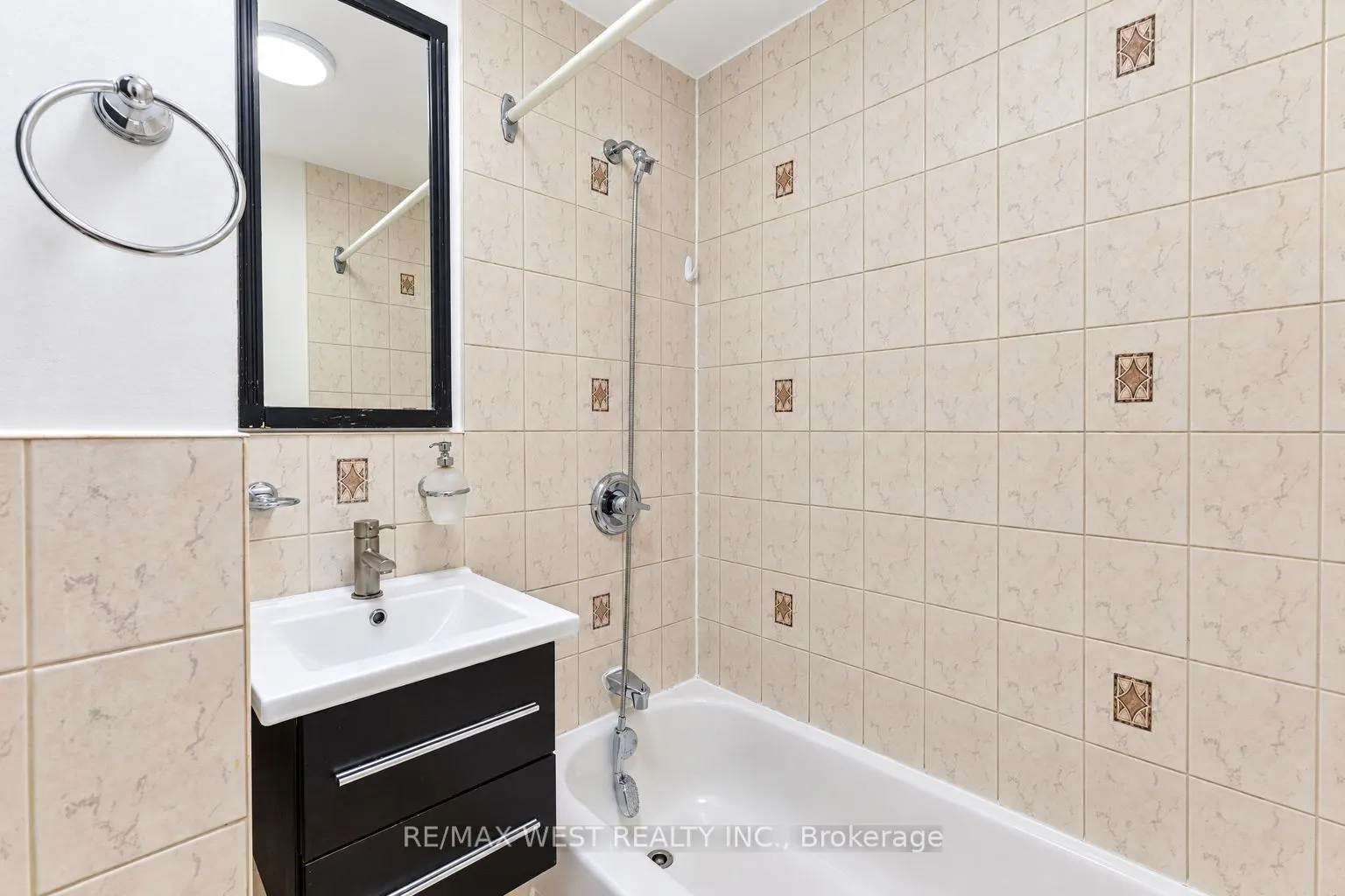 203 Islington Avenue #Main