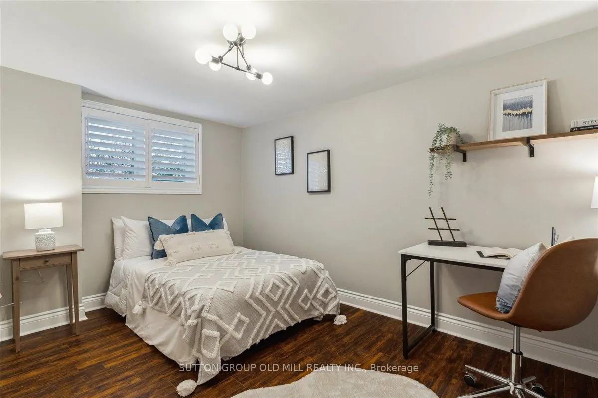 2A Elton Crescent