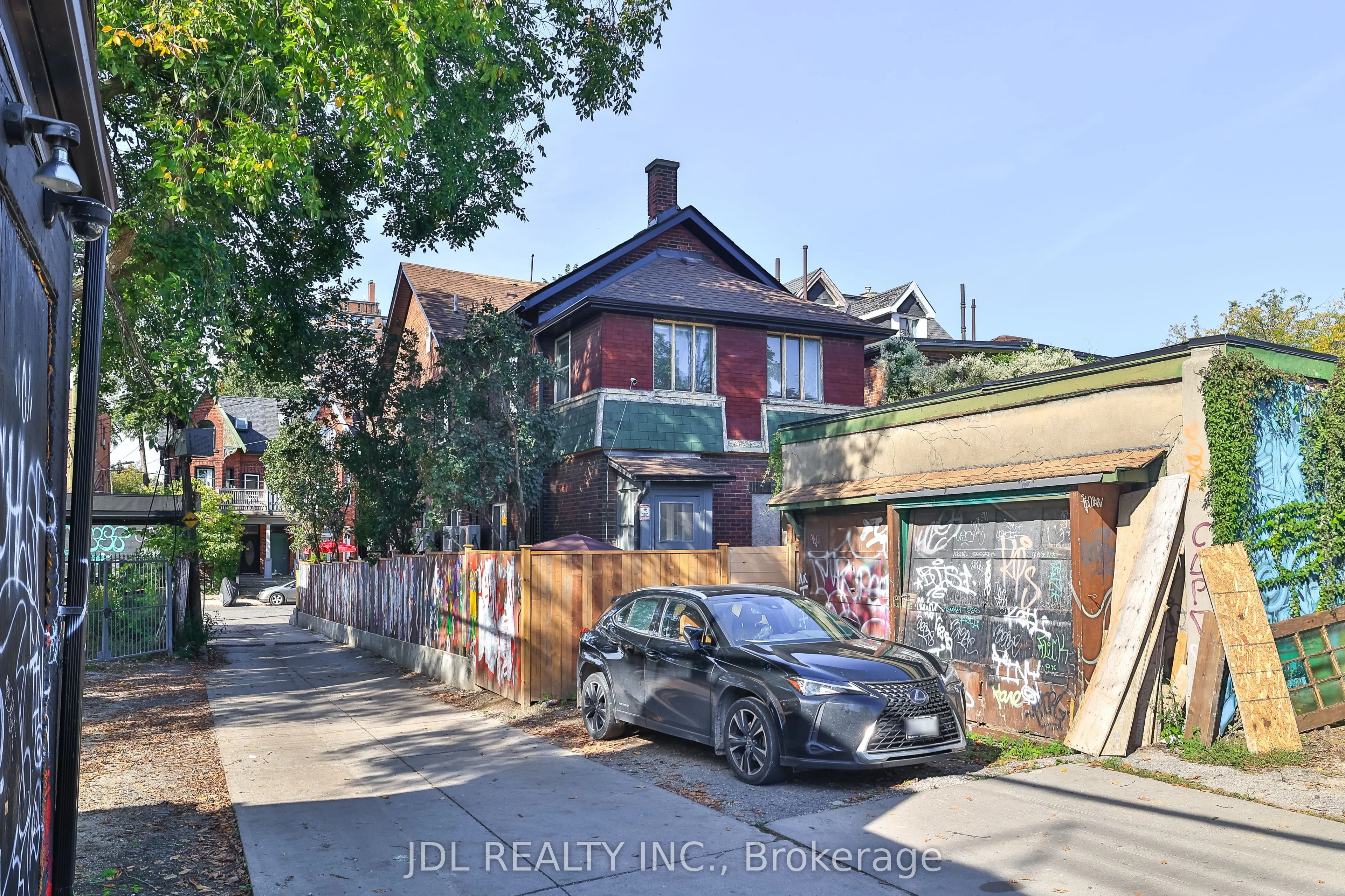 5 Sorauren Avenue