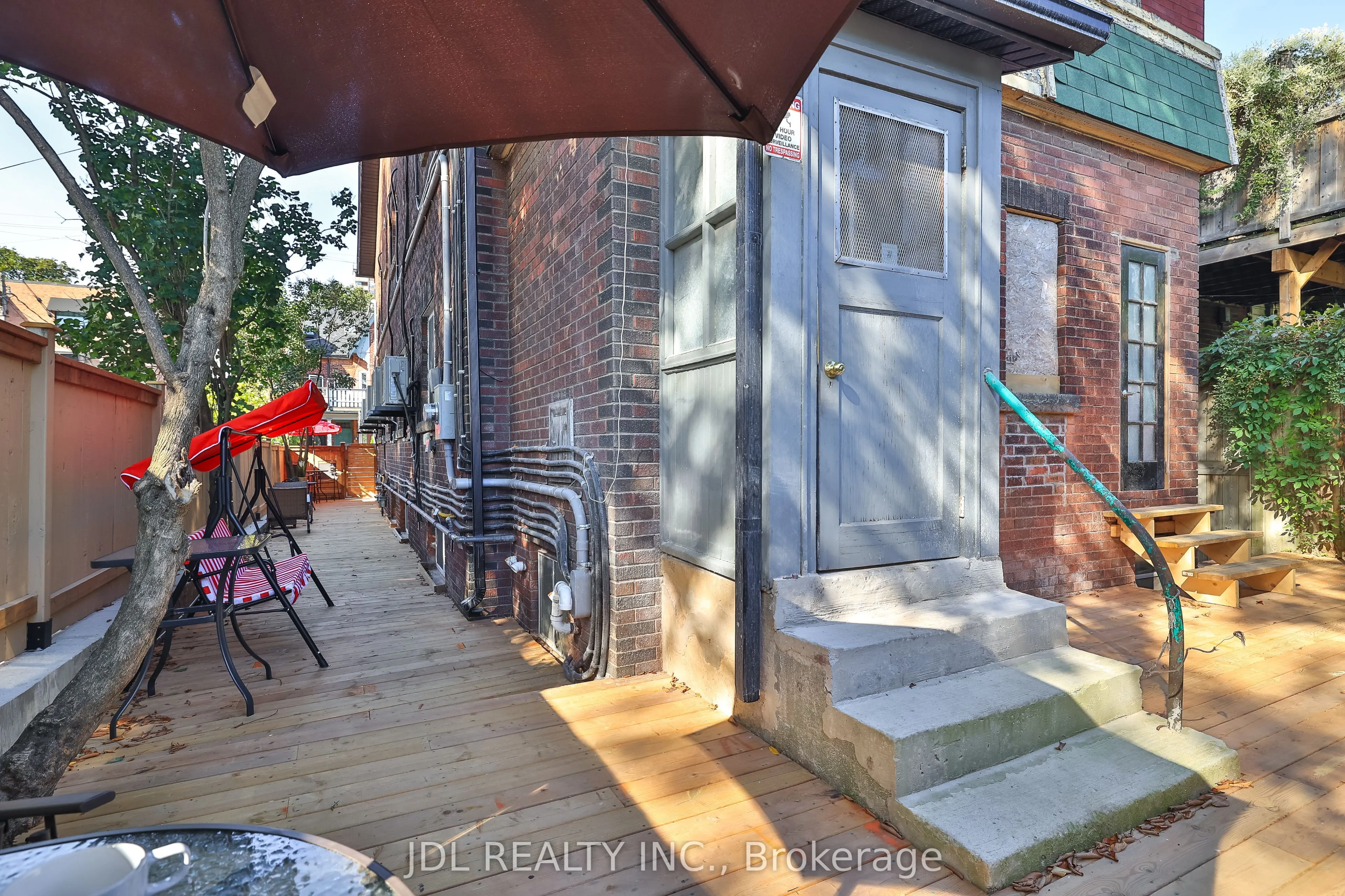 5 Sorauren Avenue