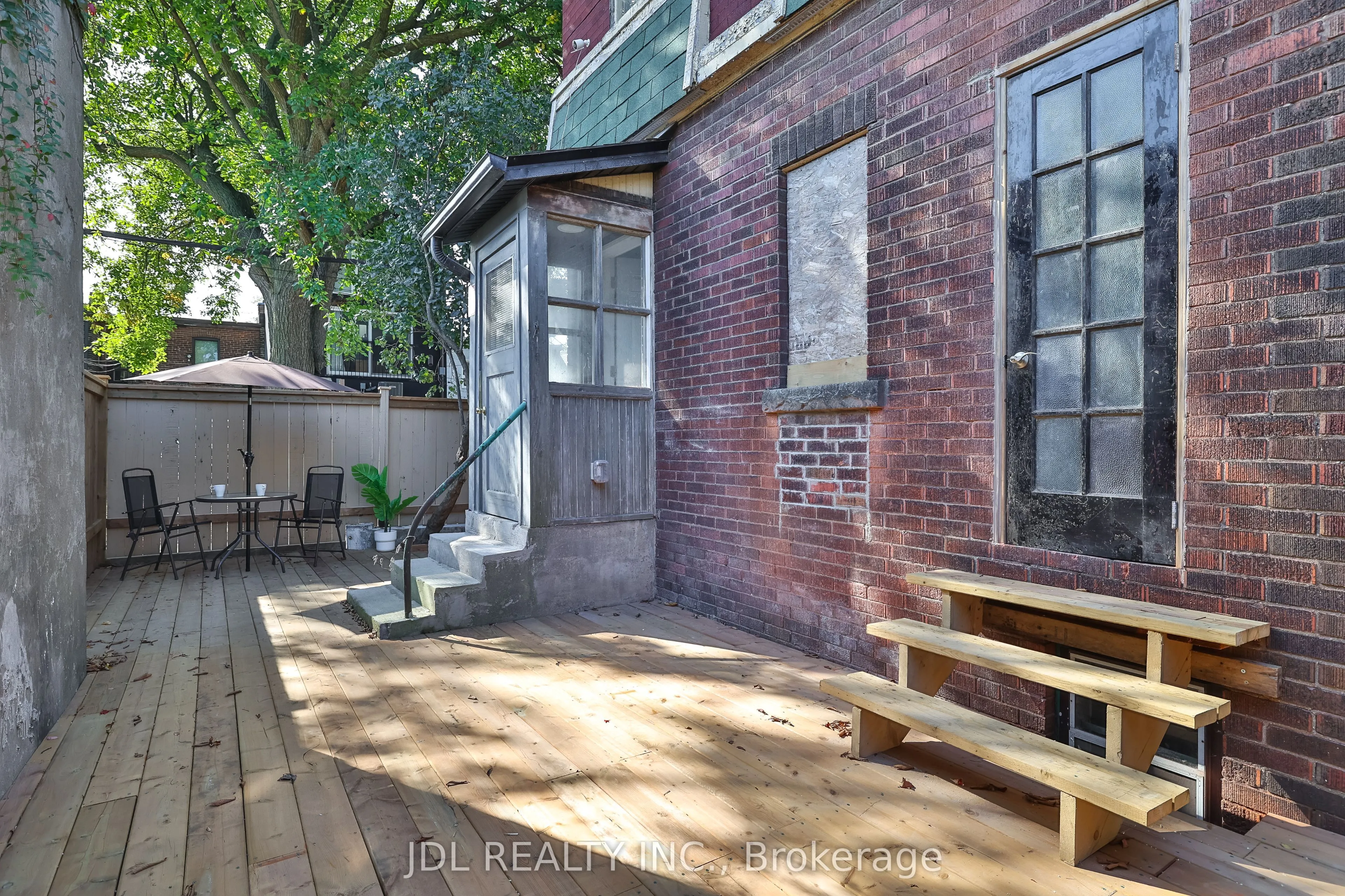 5 Sorauren Avenue