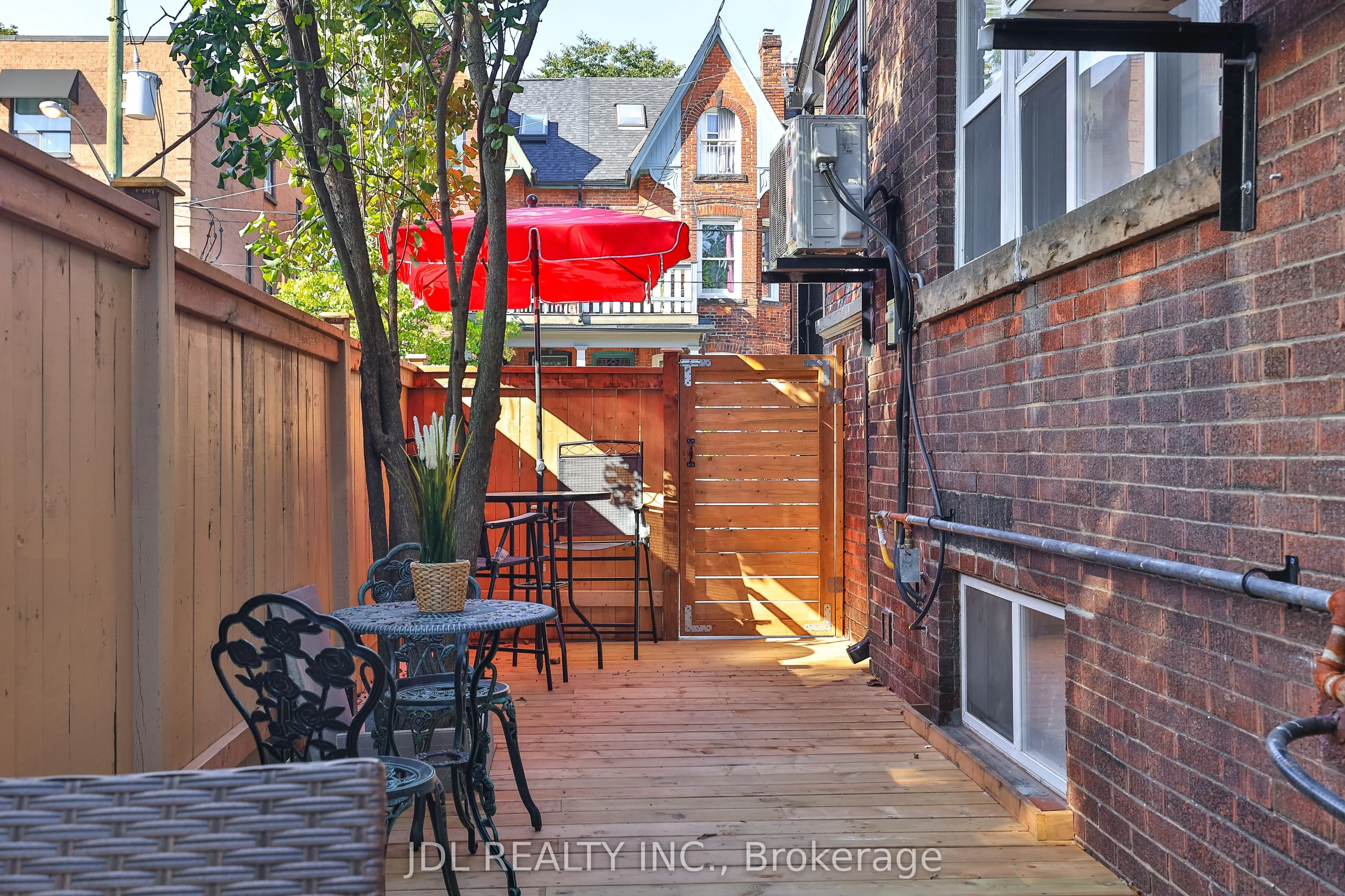 5 Sorauren Avenue