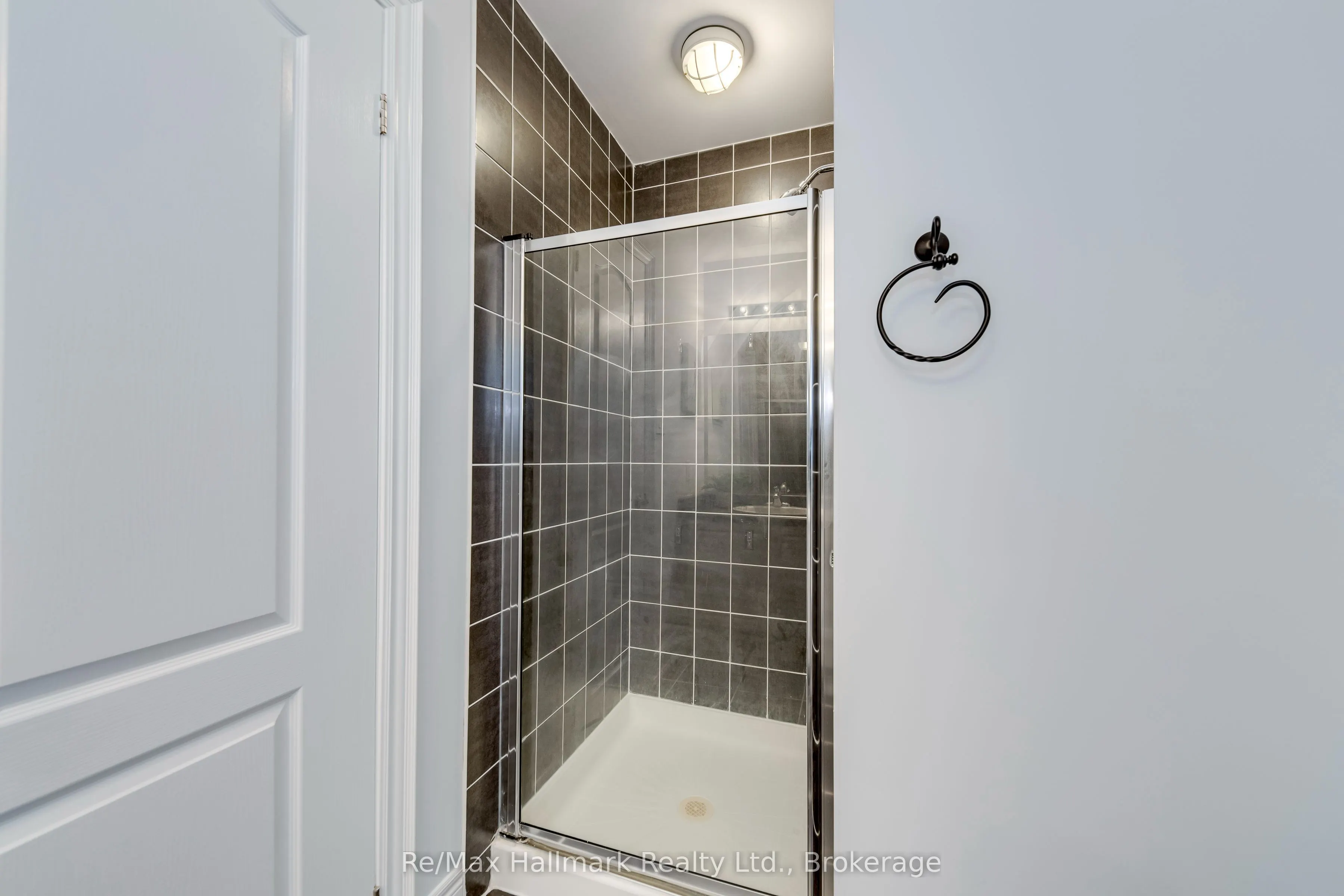 2241 Adirondak Trail