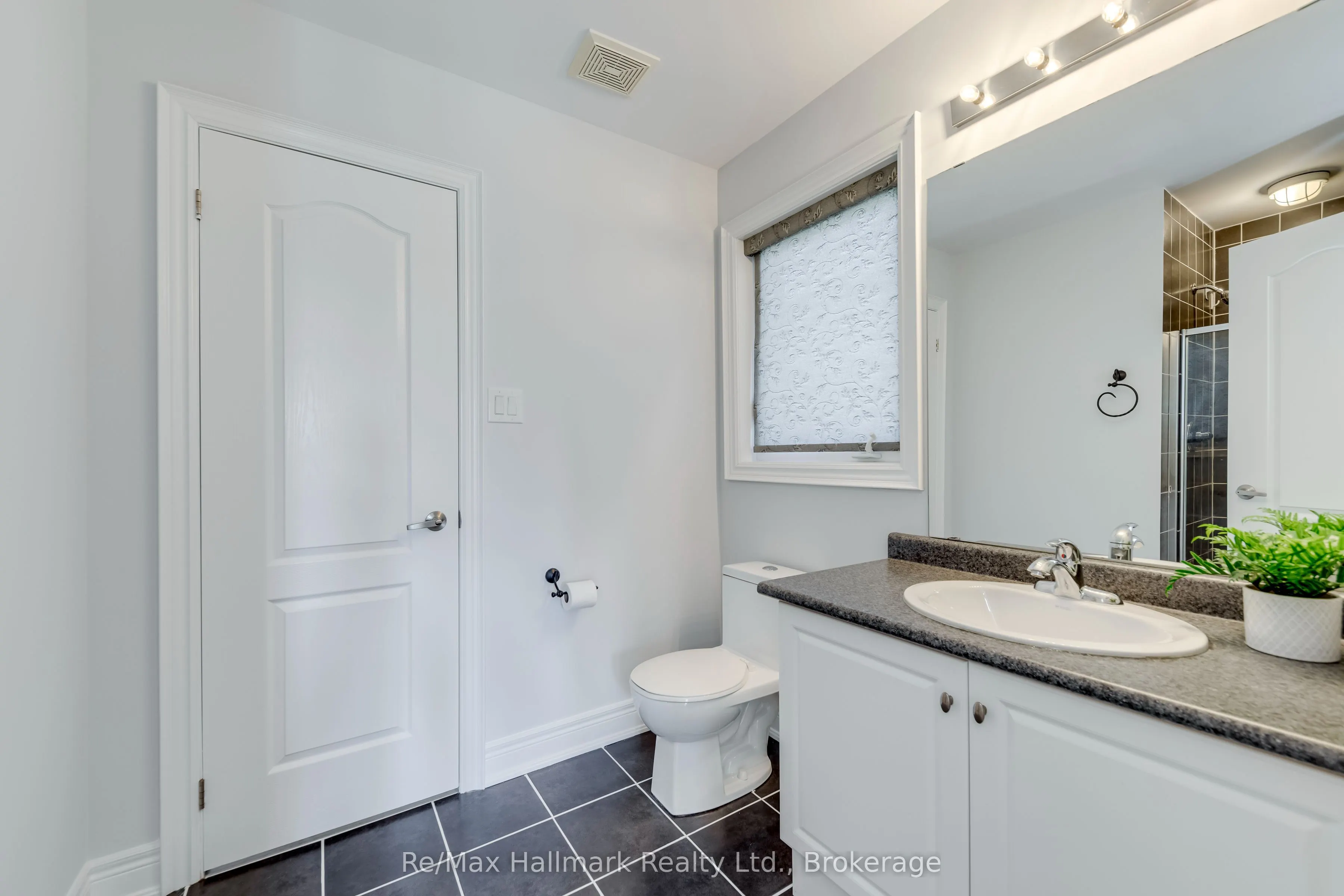 2241 Adirondak Trail
