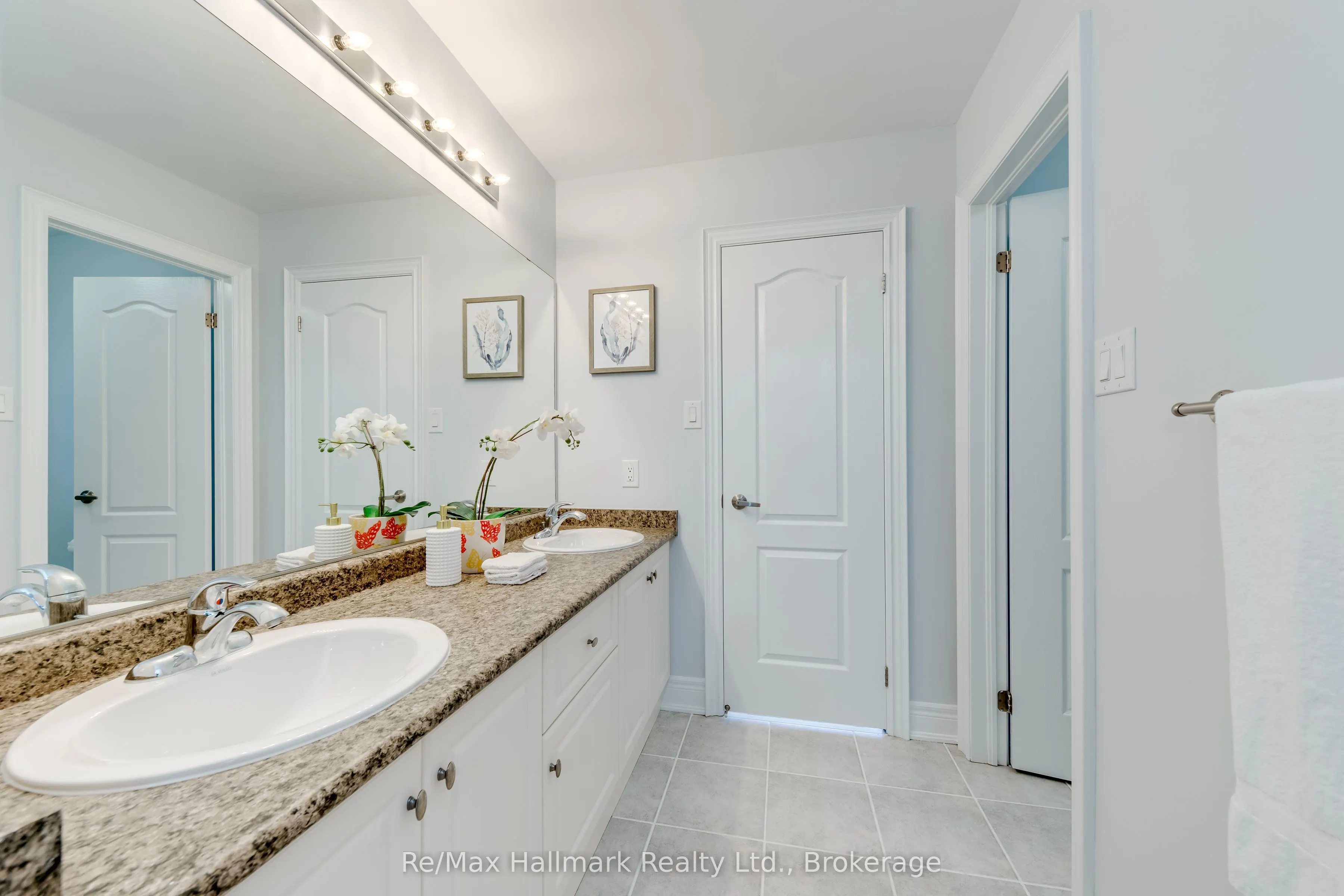 2241 Adirondak Trail