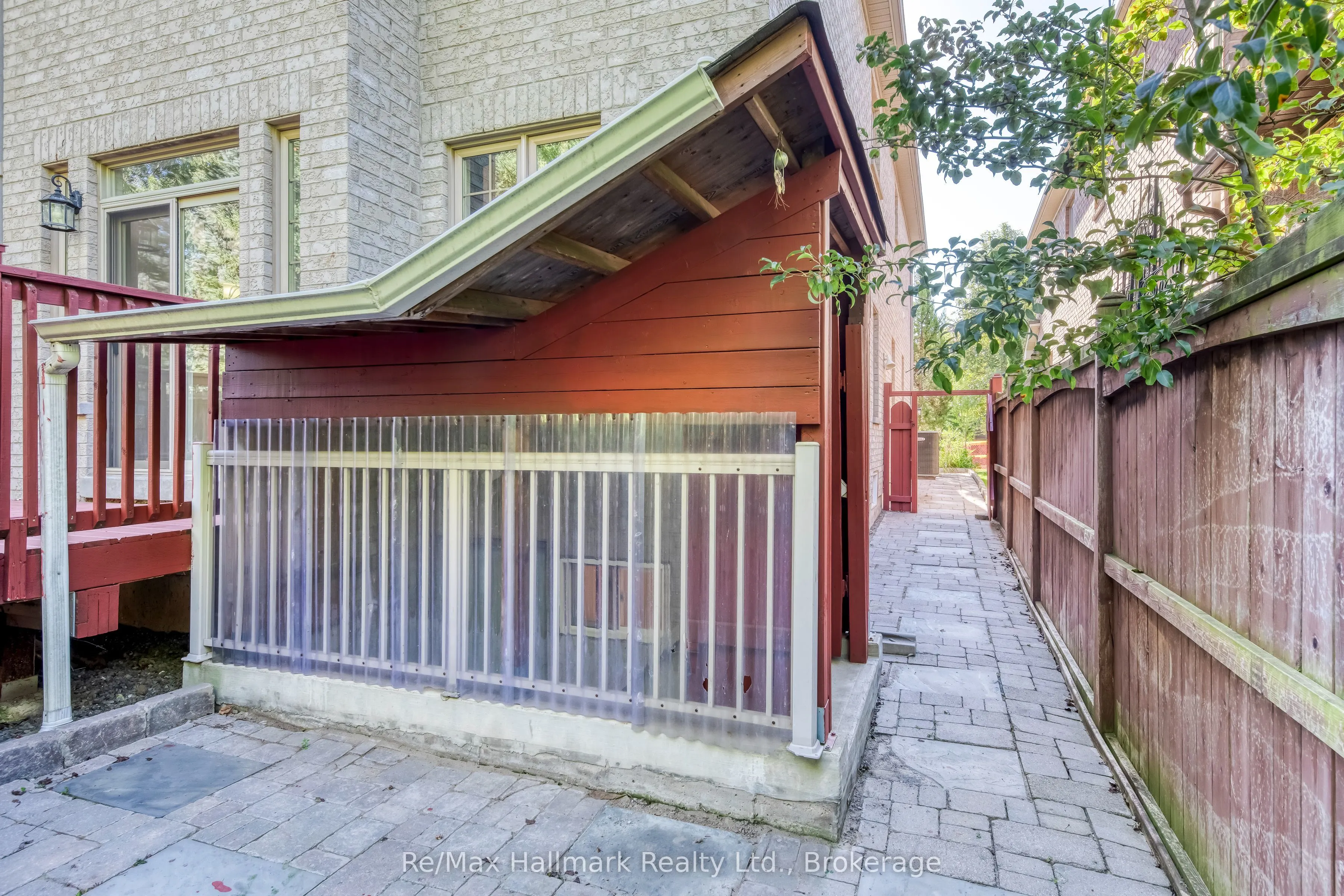 2241 Adirondak Trail