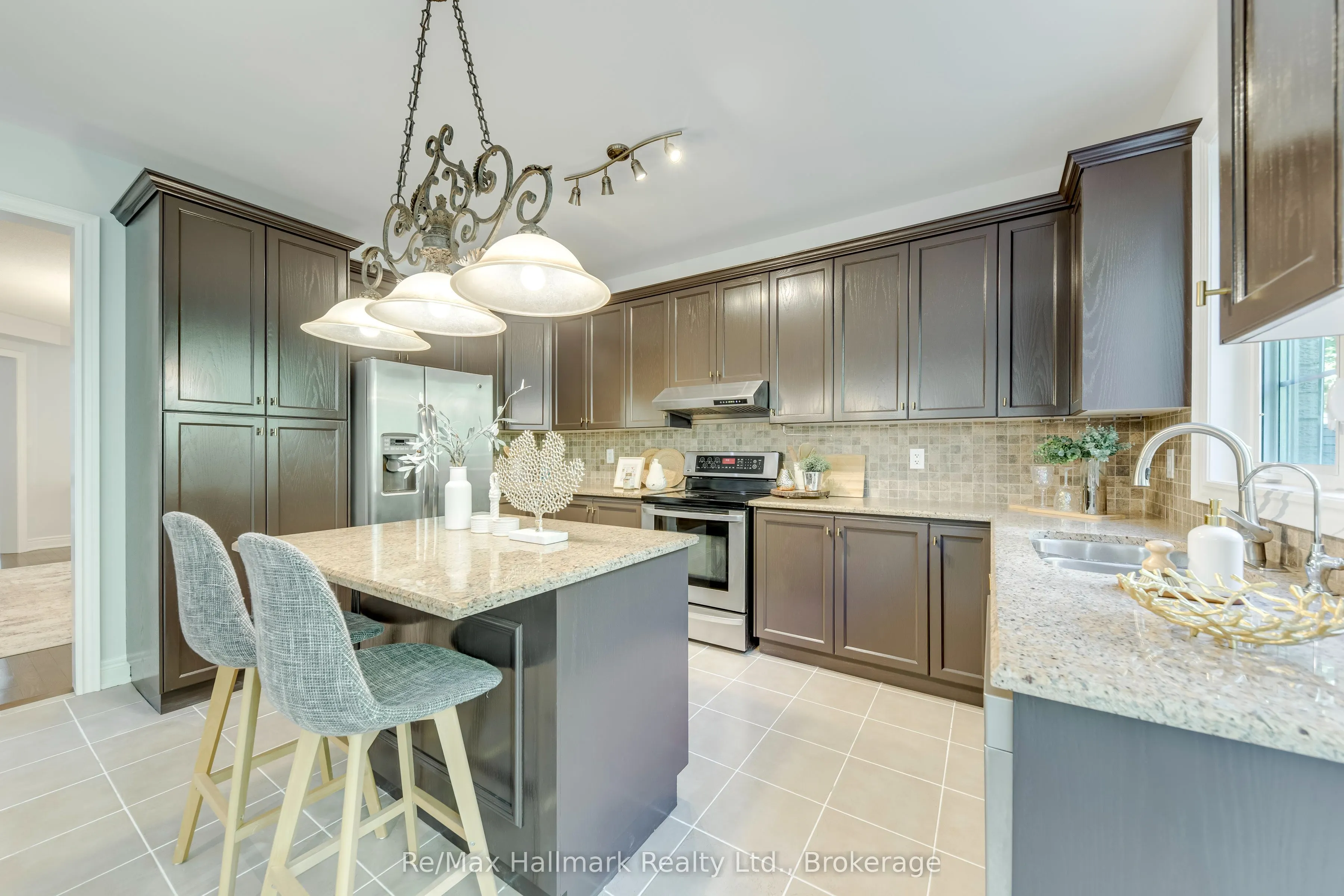 2241 Adirondak Trail