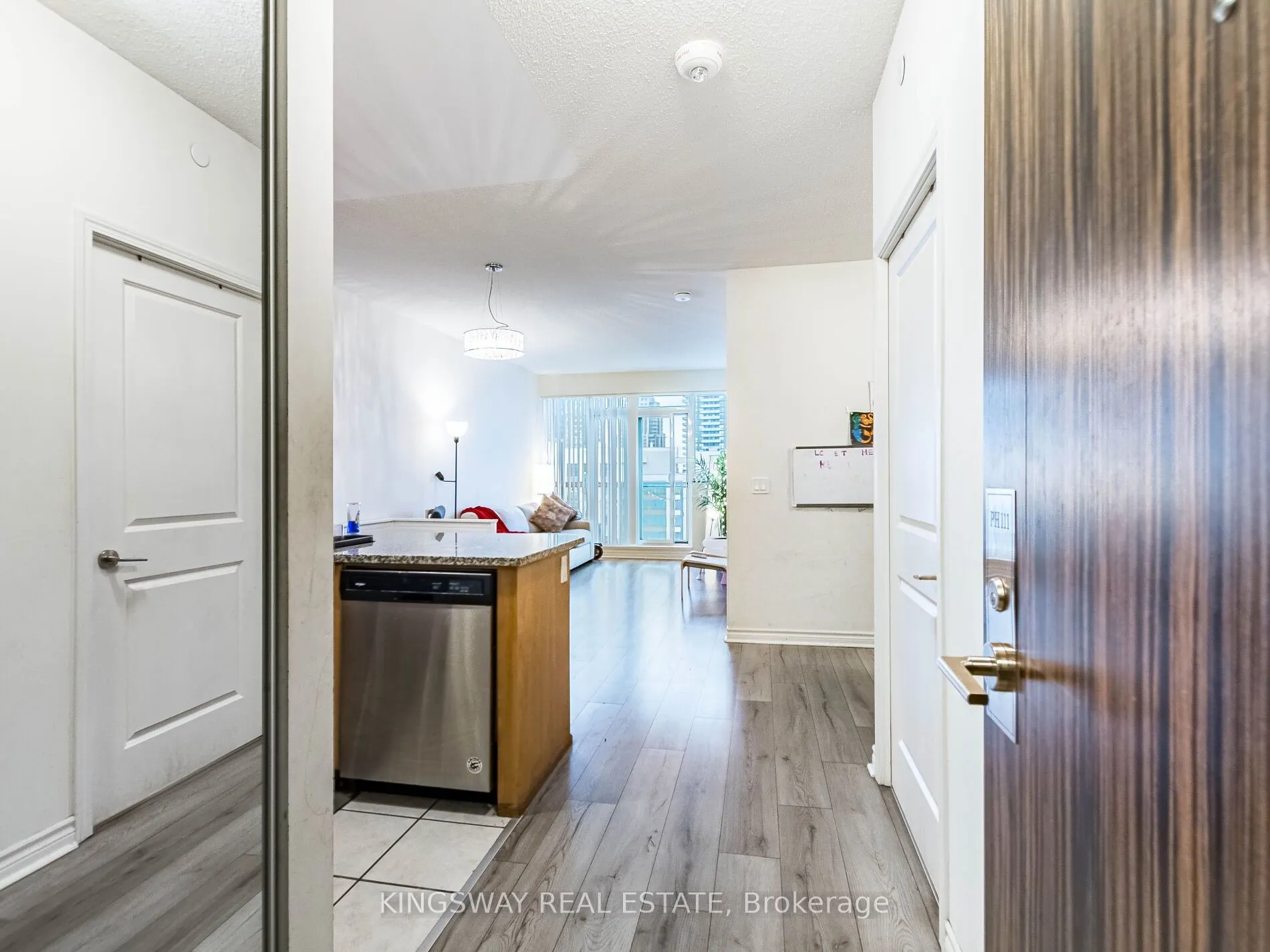 349 Rathburn Road #Ph 111