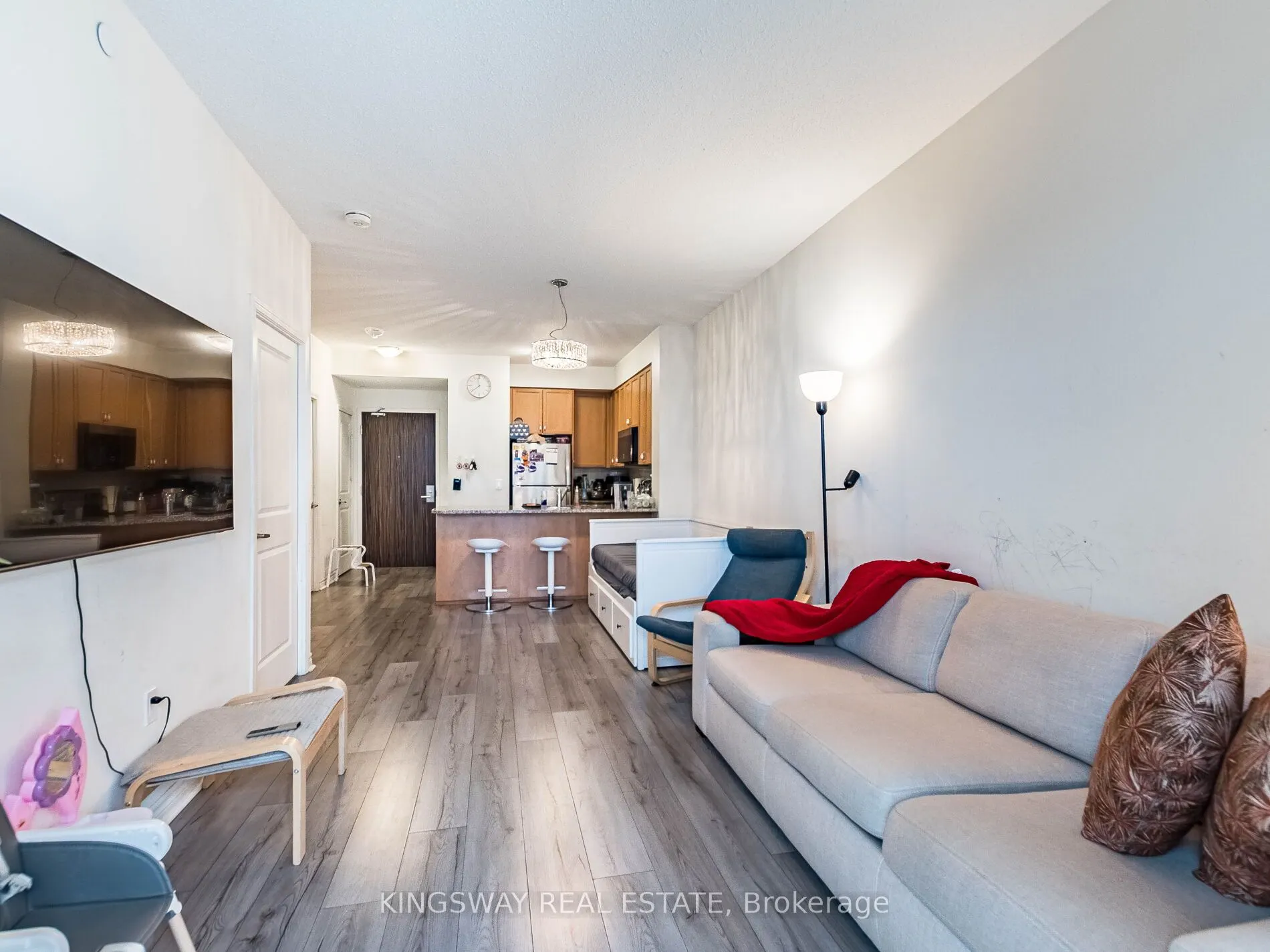 349 Rathburn Road #Ph 111
