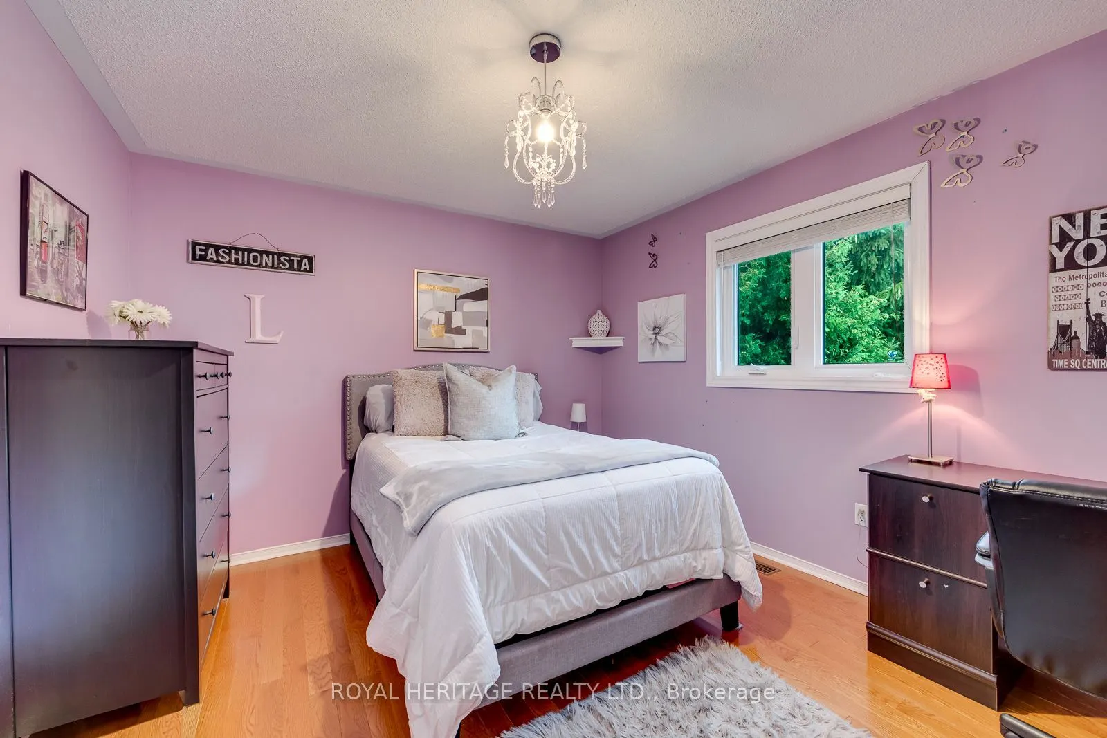 1451 Ravensmoor Crescent