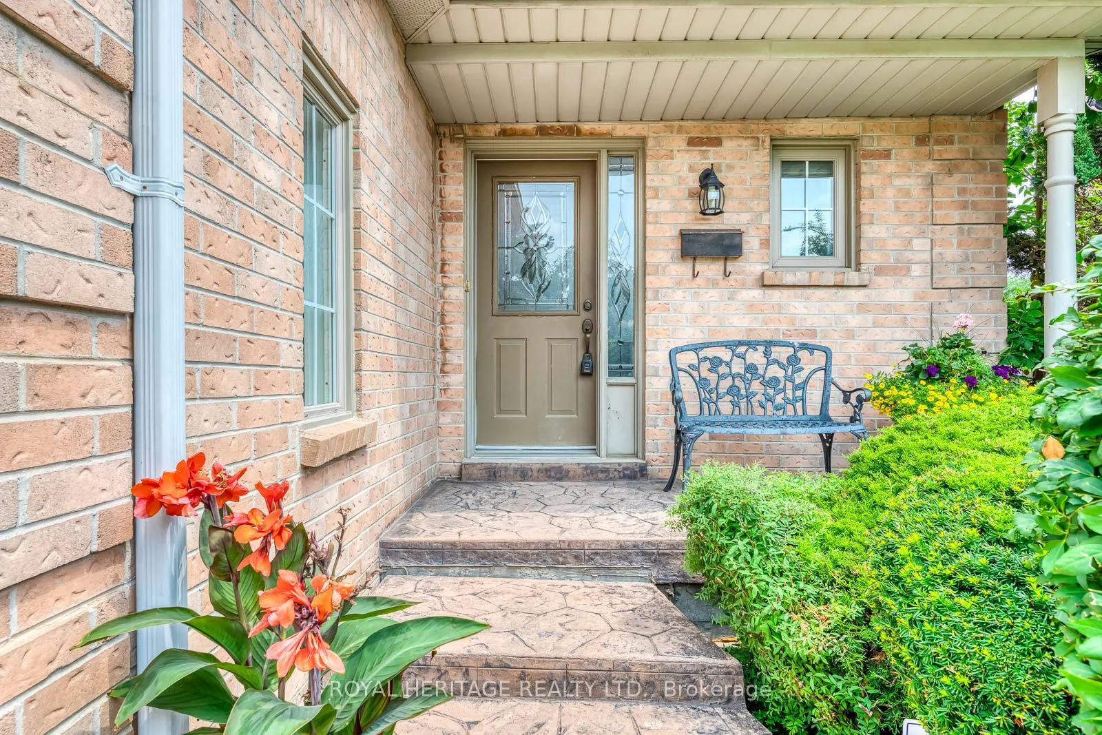 1451 Ravensmoor Crescent