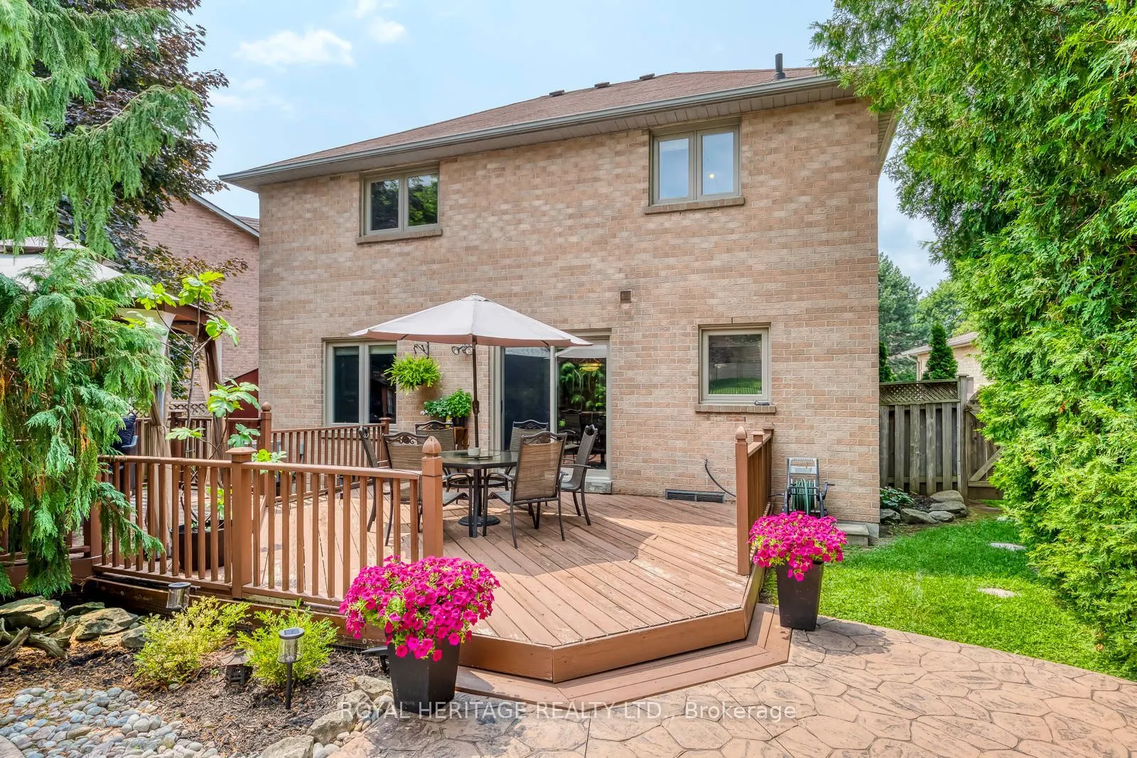 1451 Ravensmoor Crescent