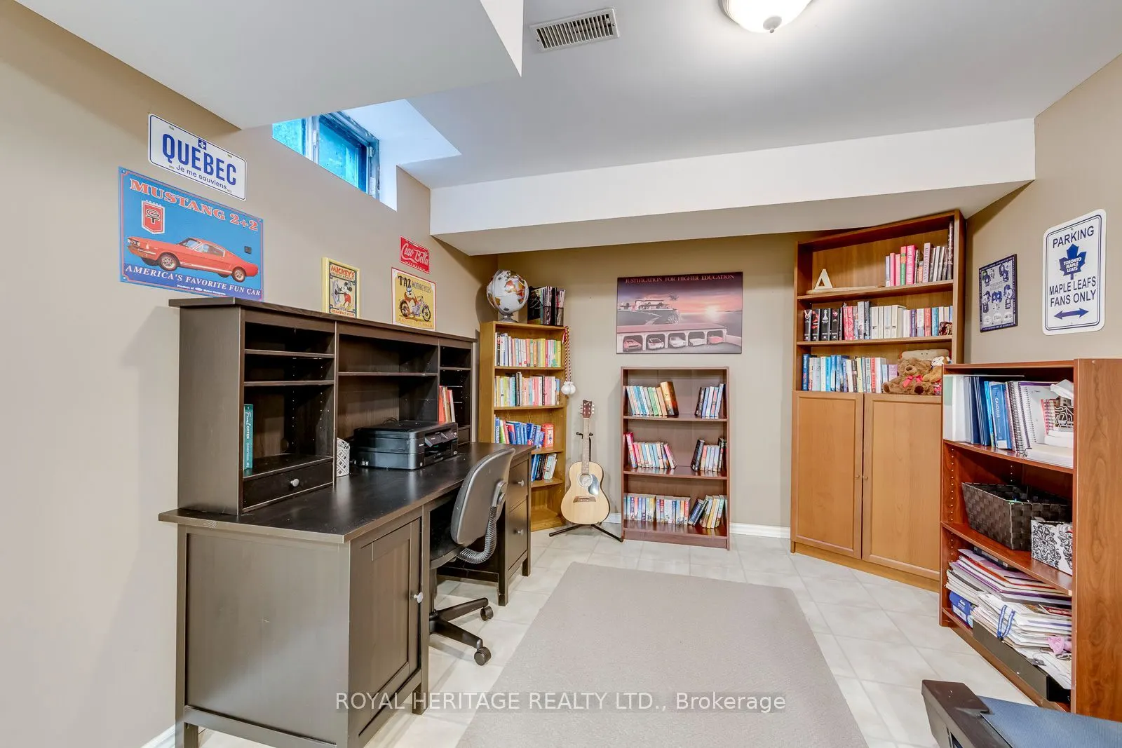 1451 Ravensmoor Crescent