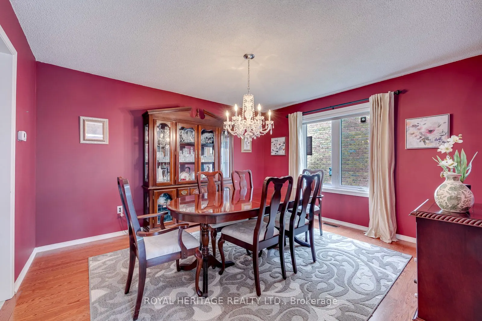 1451 Ravensmoor Crescent