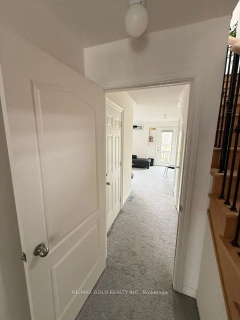 43 Queenpost Drive