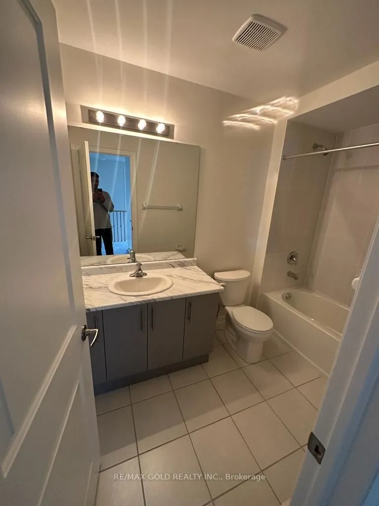 43 Queenpost Drive