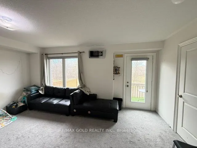 43 Queenpost Drive